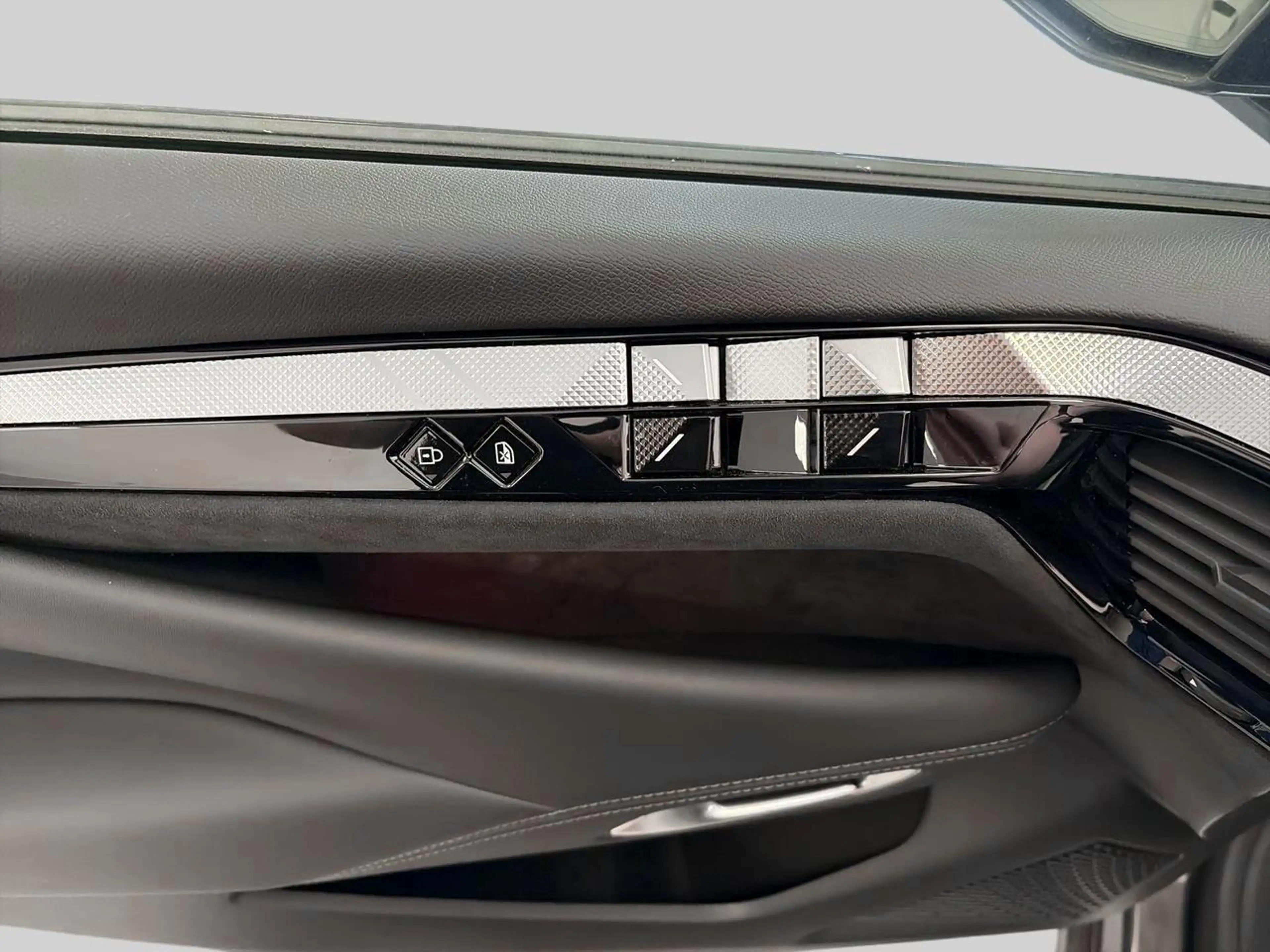DS Automobiles DS 4 HYBRID 145 Auto Etoile — photo 15