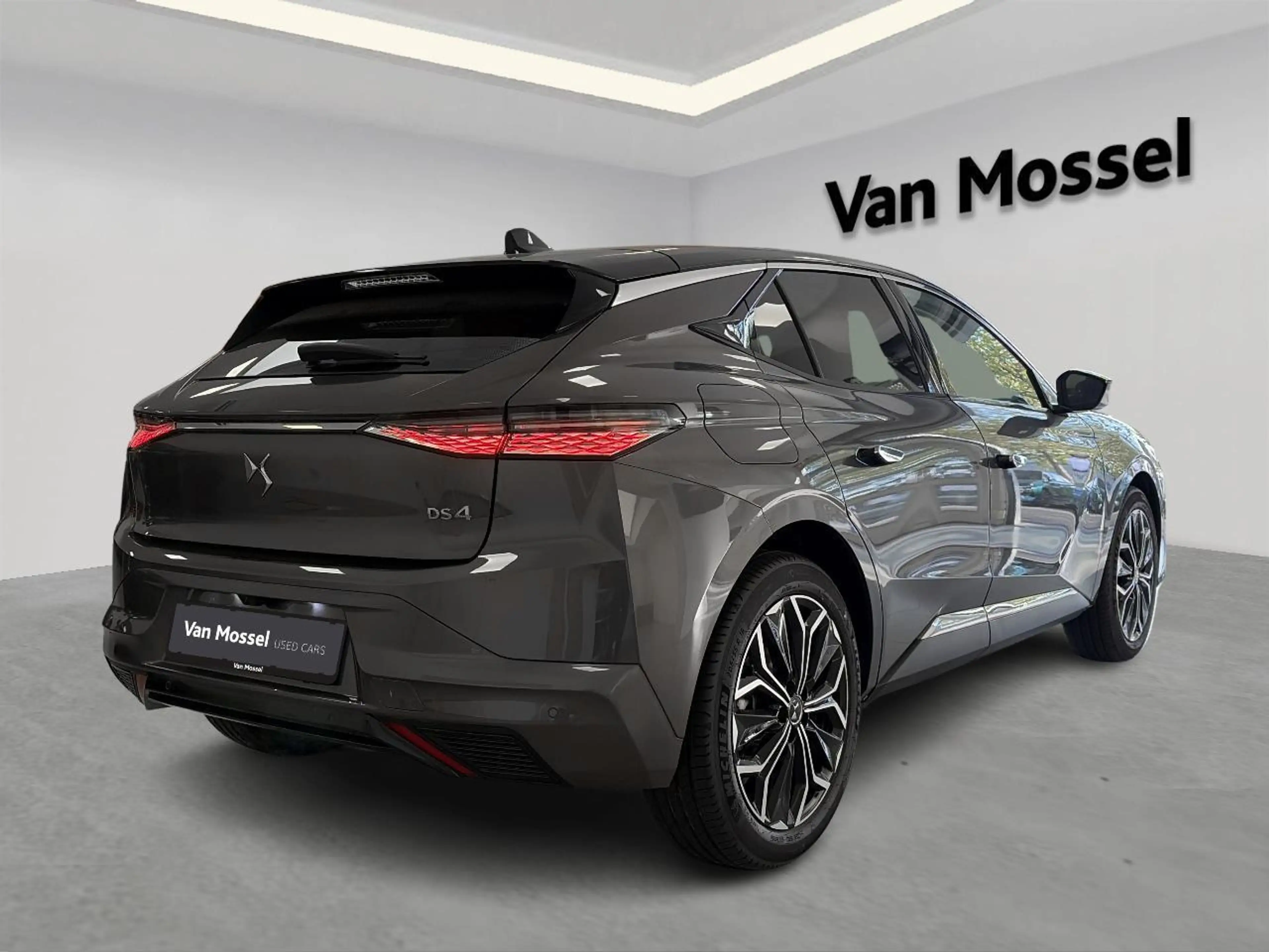 DS Automobiles DS 4 HYBRID 145 Auto Etoile — photo 4