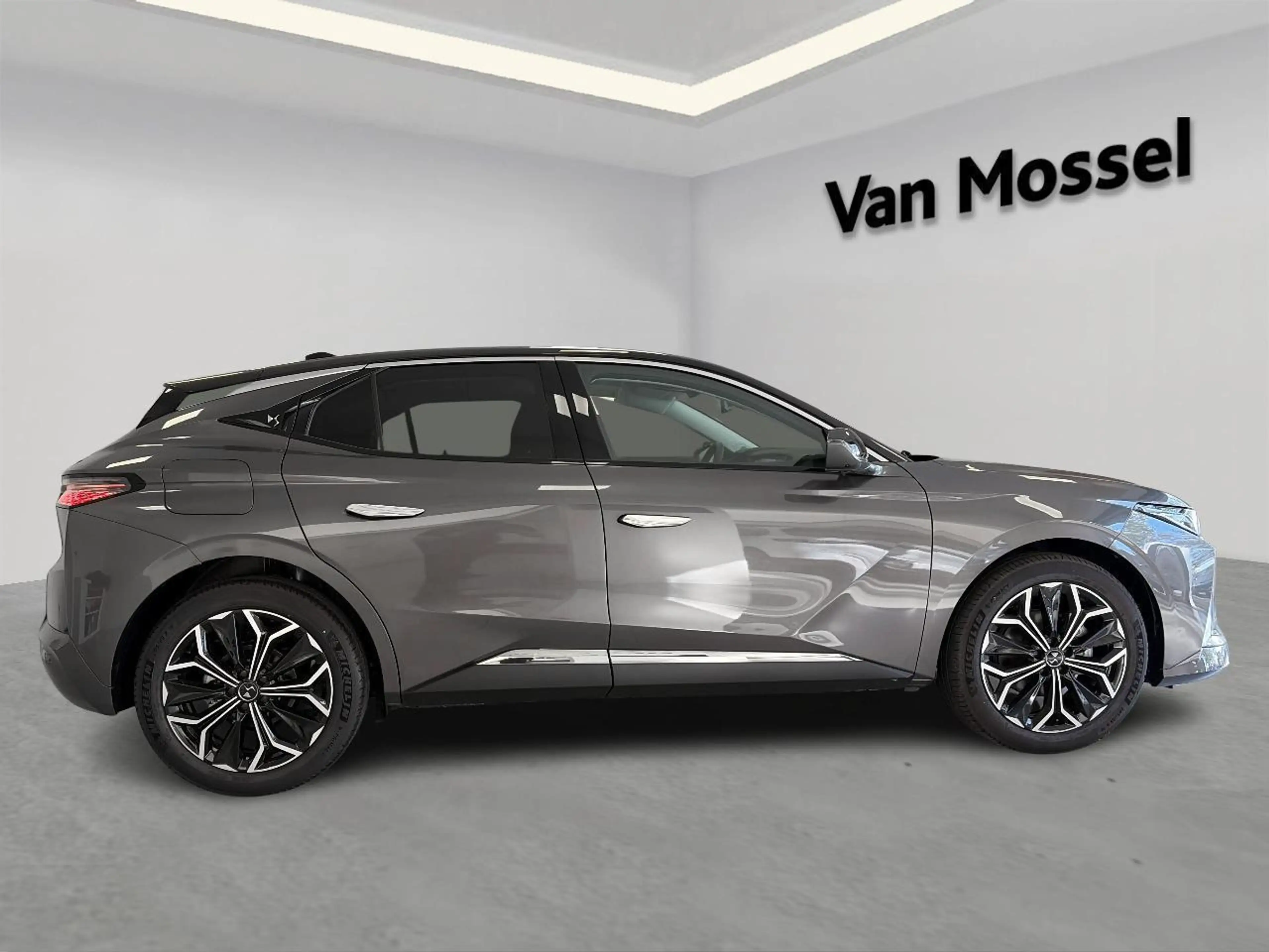 DS Automobiles DS 4 HYBRID 145 Auto Etoile — photo 5