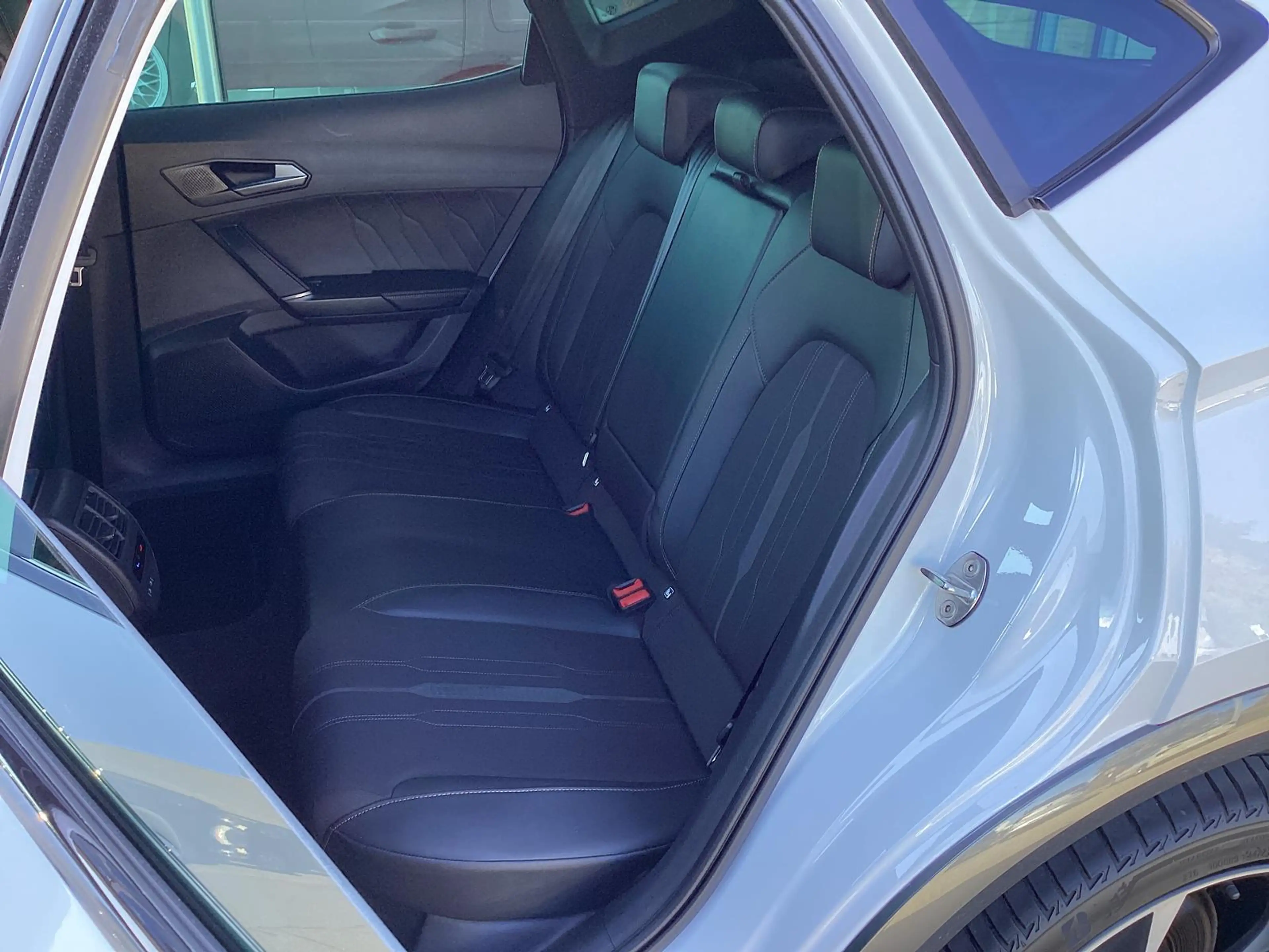 CUPRA Formentor 1.5 TSI DSG/19"/SHZ/ACC/Kamera/Navi — photo 5