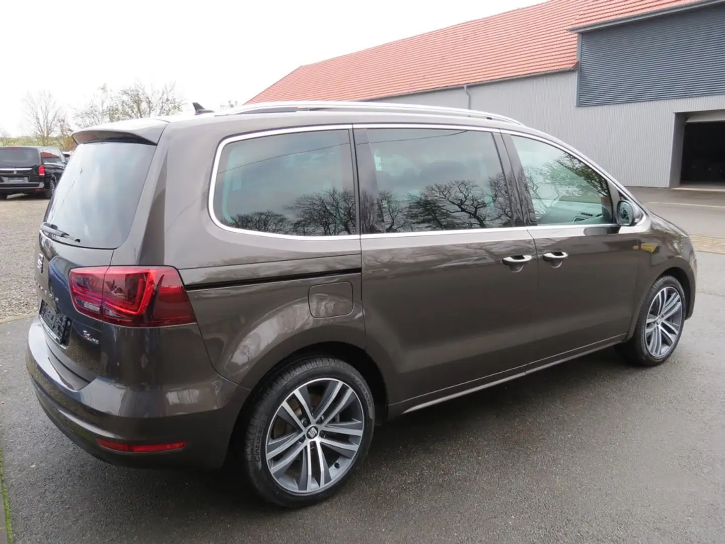 SEAT Alhambra FR-Line Bi-Xenon Navi Kam DAB+ 7-Si. AHK Braun - 2
