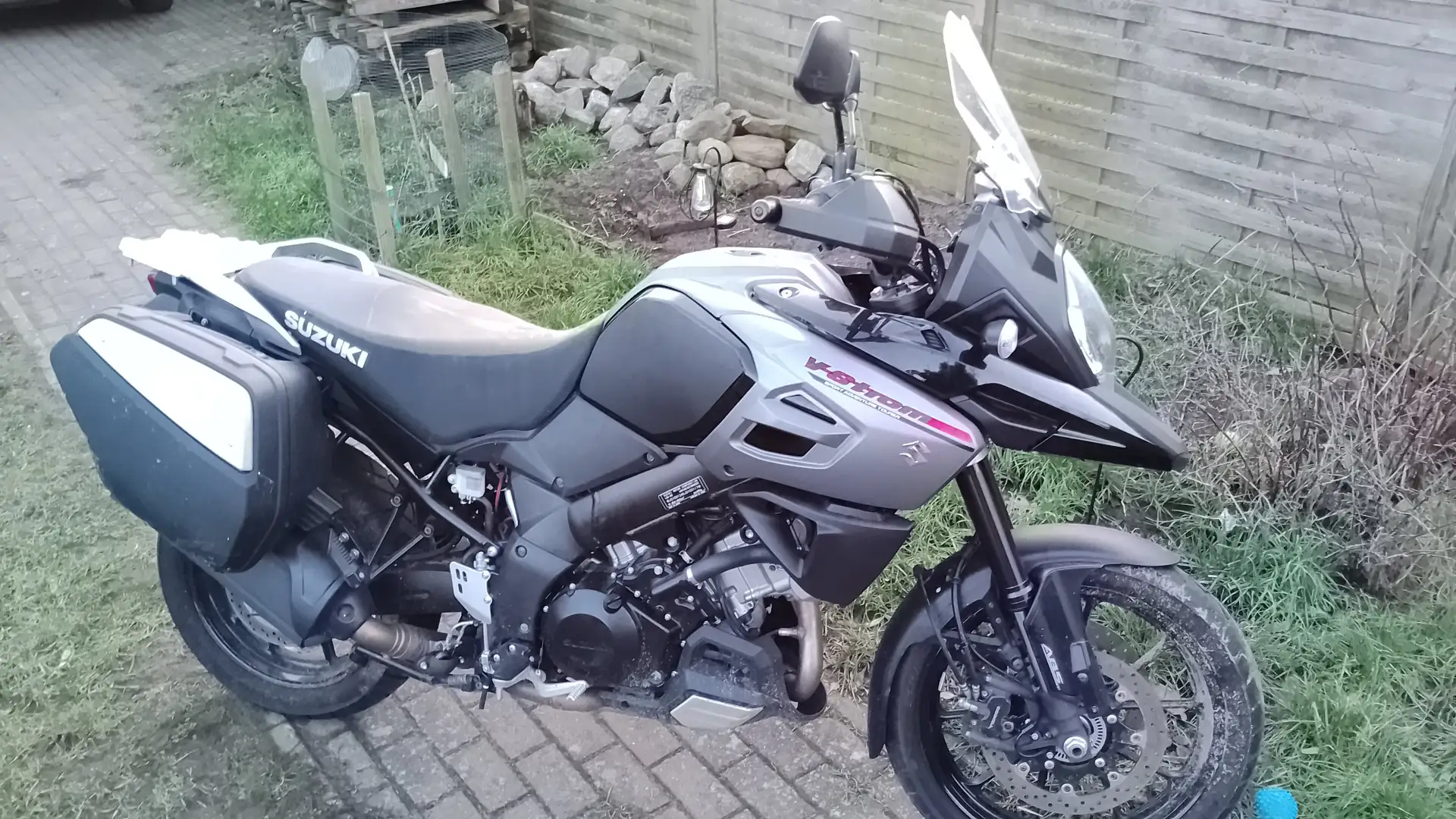 Suzuki V-Strom 1000 - 1