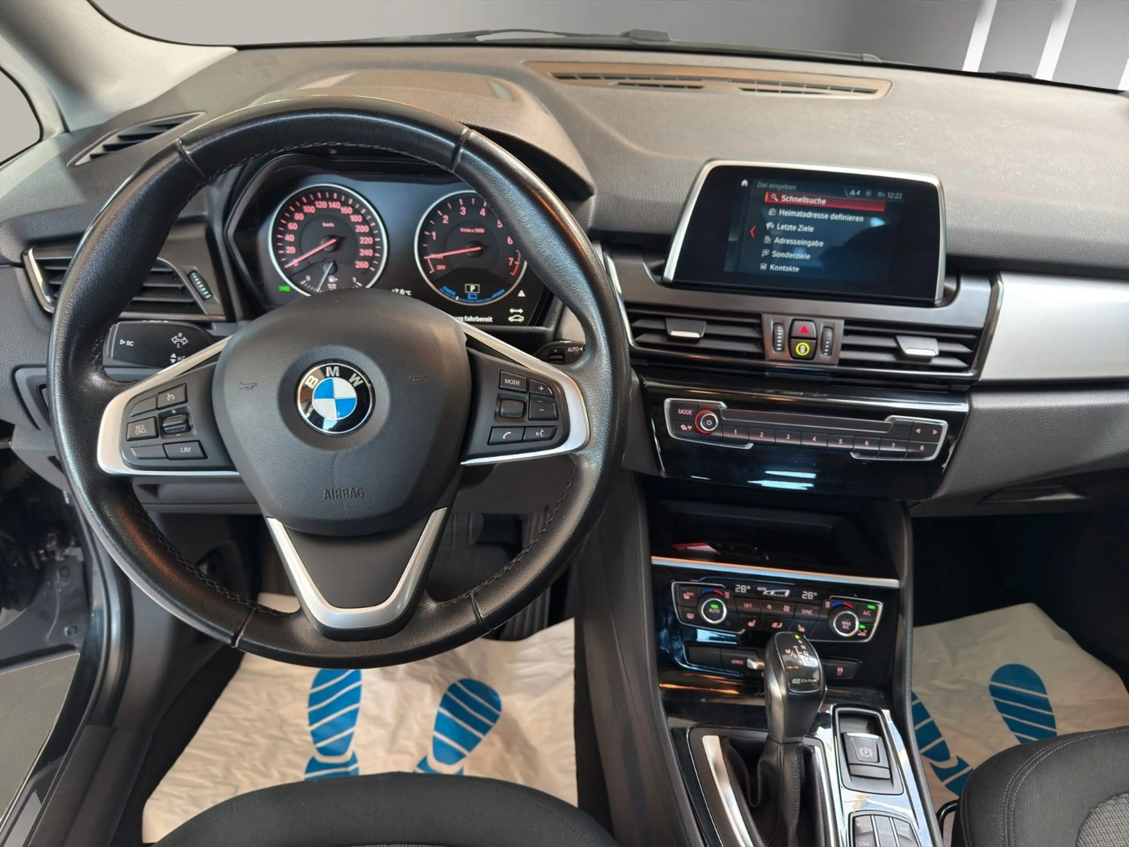 BMW 225 xe Advantage/HYBRID/SHZ/PDC/SD/PD/UVM.. — photo 13