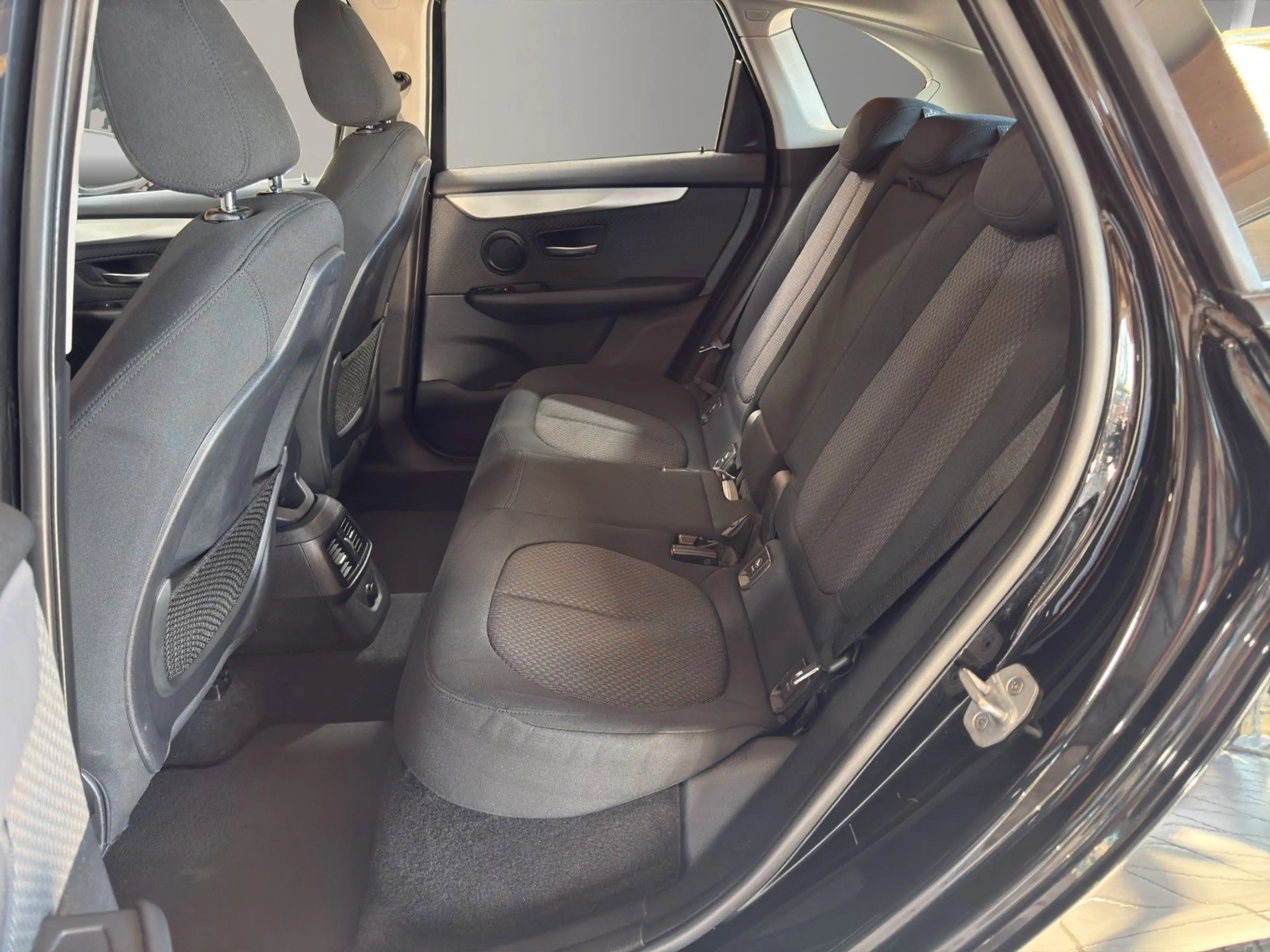 BMW 225 xe Advantage/HYBRID/SHZ/PDC/SD/PD/UVM.. — photo 15