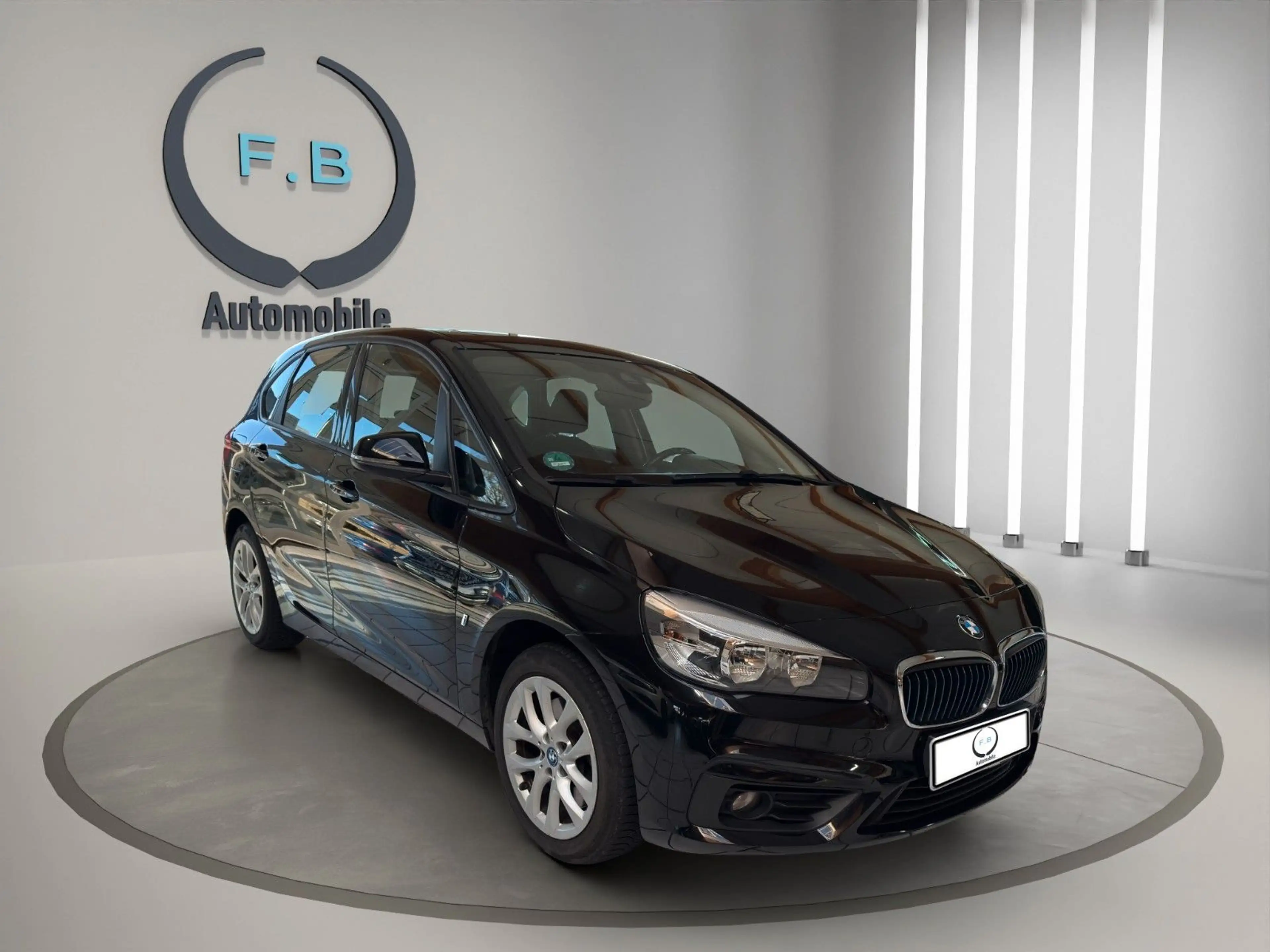 BMW 225 xe Advantage/HYBRID/SHZ/PDC/SD/PD/UVM..