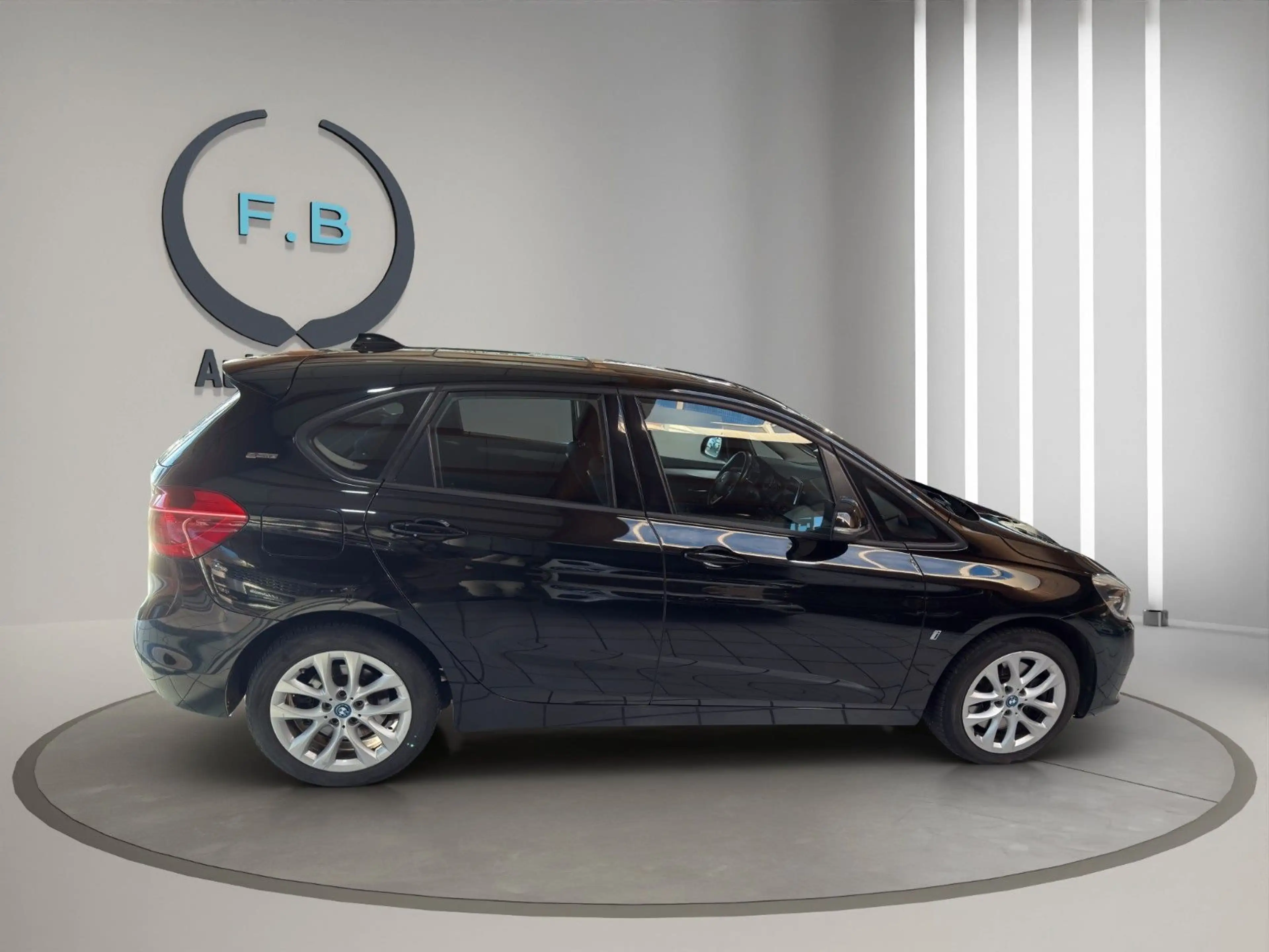 BMW 225 xe Advantage/HYBRID/SHZ/PDC/SD/PD/UVM.. — photo 7