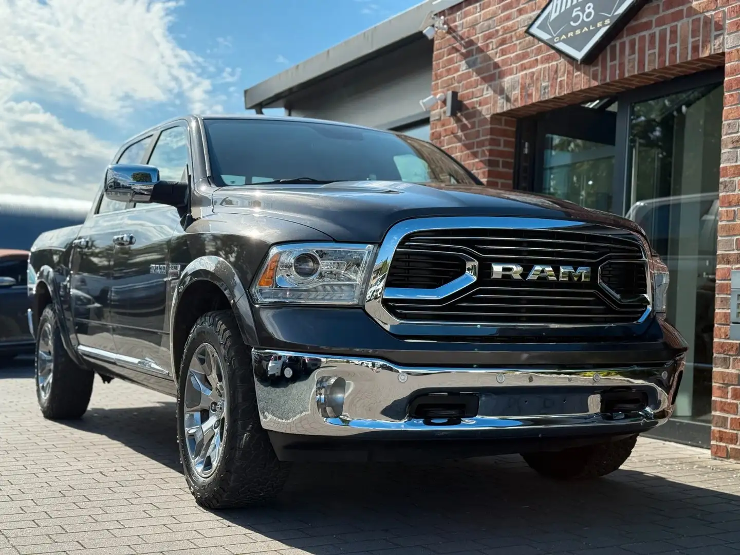 Dodge RAM 1500 5.7 4x4/LIMITED/Luft/Crew/Rambox/DE Grijs - 2