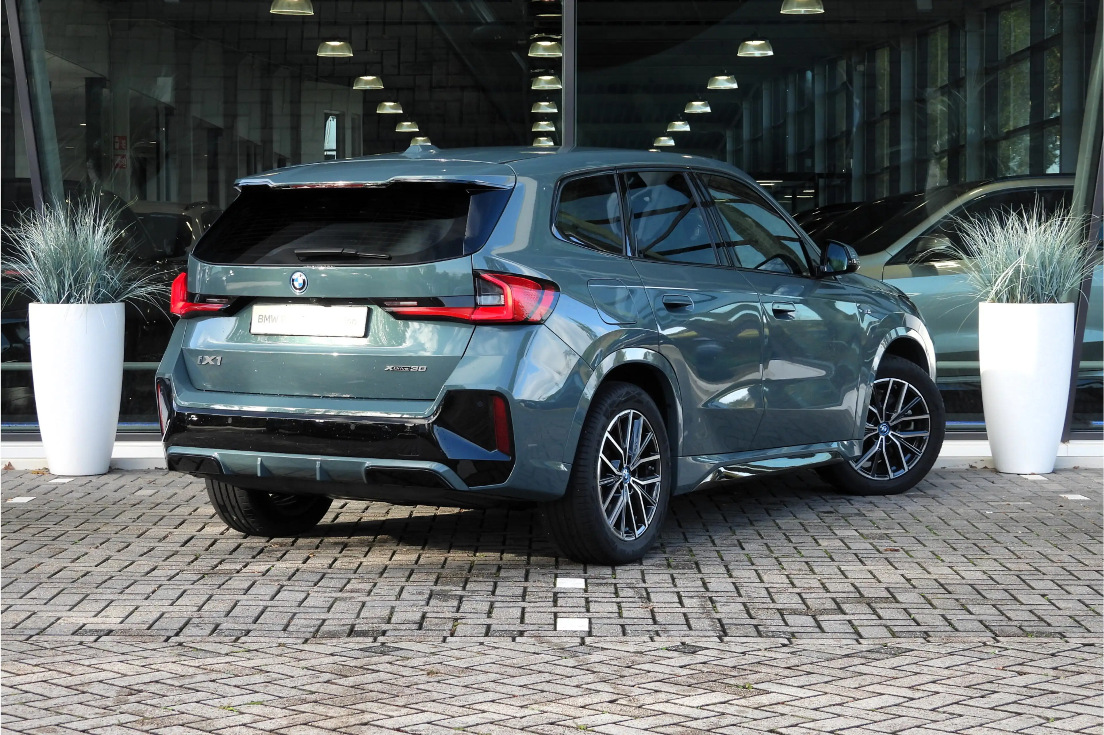 BMW iX1 xDrive30 M Sport / Sportstoelen / Comfort Access / — photo 4