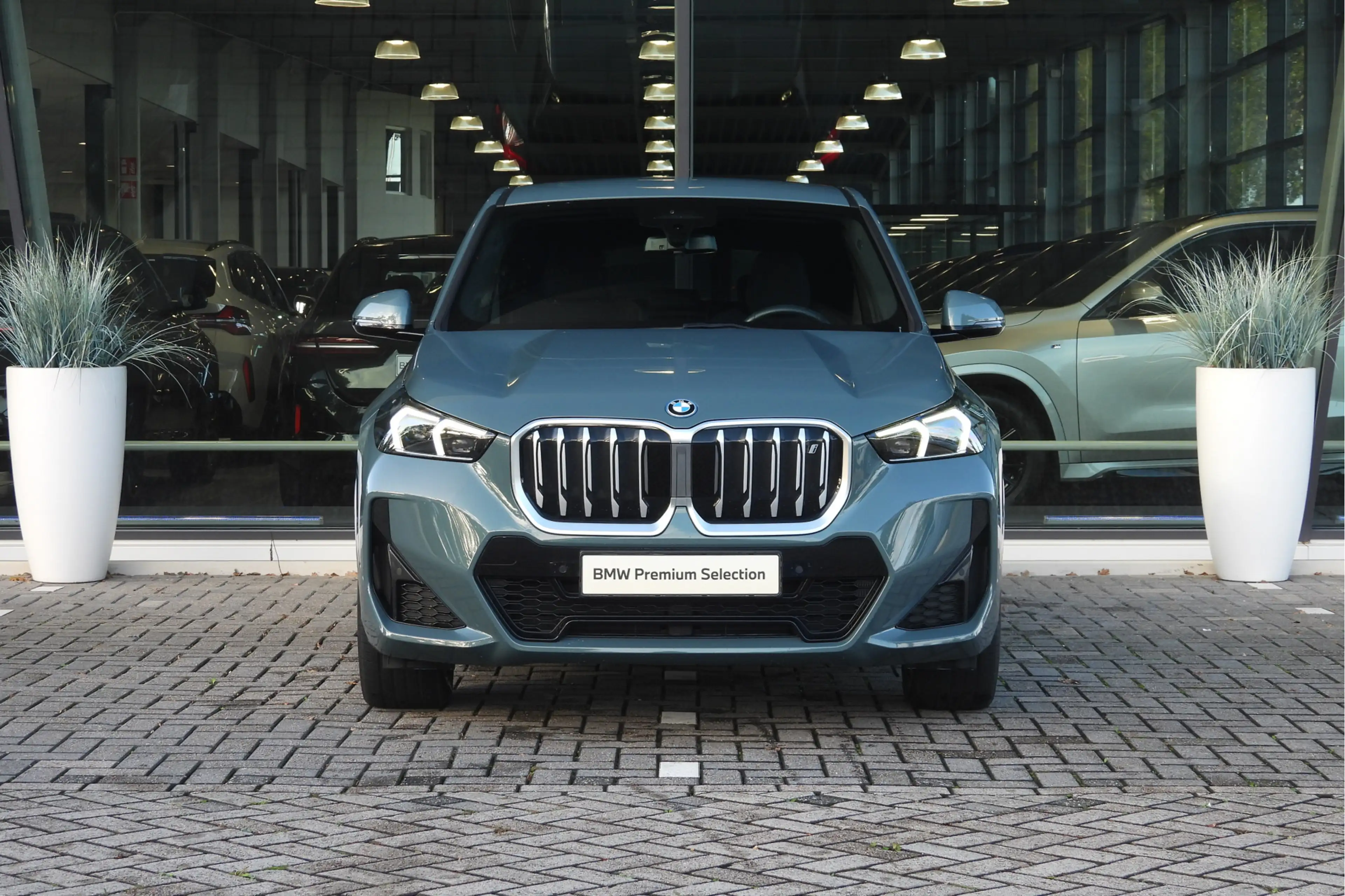 BMW iX1 xDrive30 M Sport / Sportstoelen / Comfort Access / — photo 8