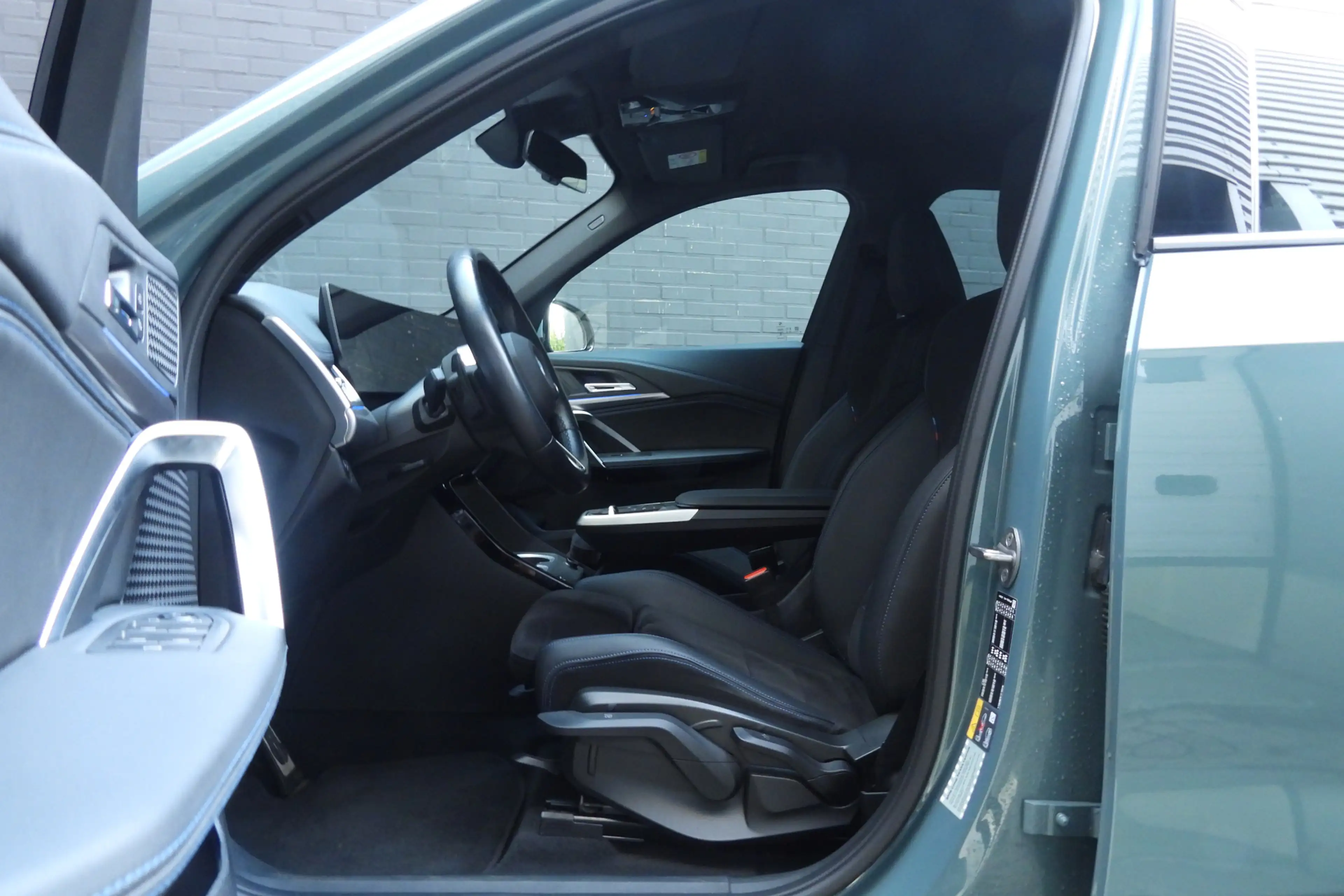 BMW iX1 xDrive30 M Sport / Sportstoelen / Comfort Access / — photo 12
