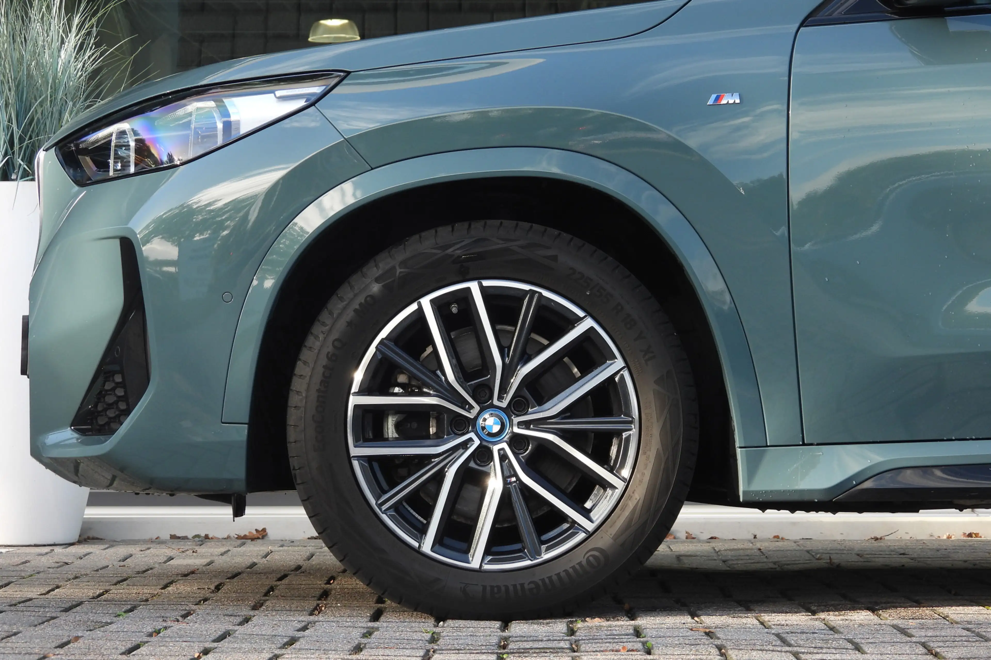 BMW iX1 xDrive30 M Sport / Sportstoelen / Comfort Access / — photo 15