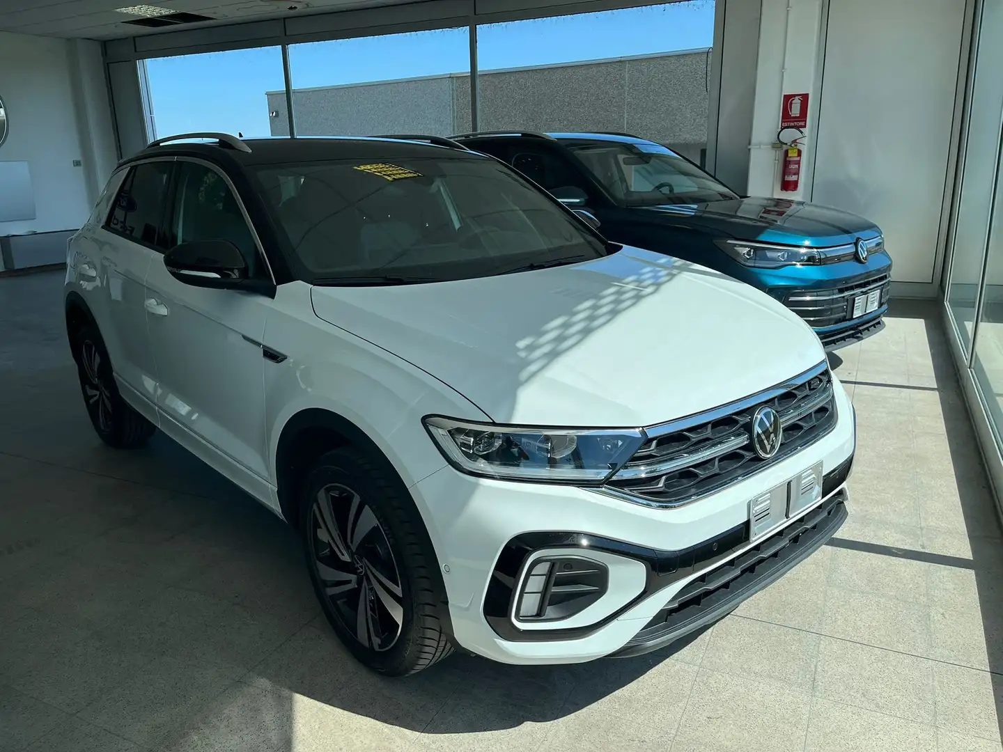 Volkswagen T-Roc T-Roc 2.0 tdi R-Line Plus 150cv dsg Bianco - 1