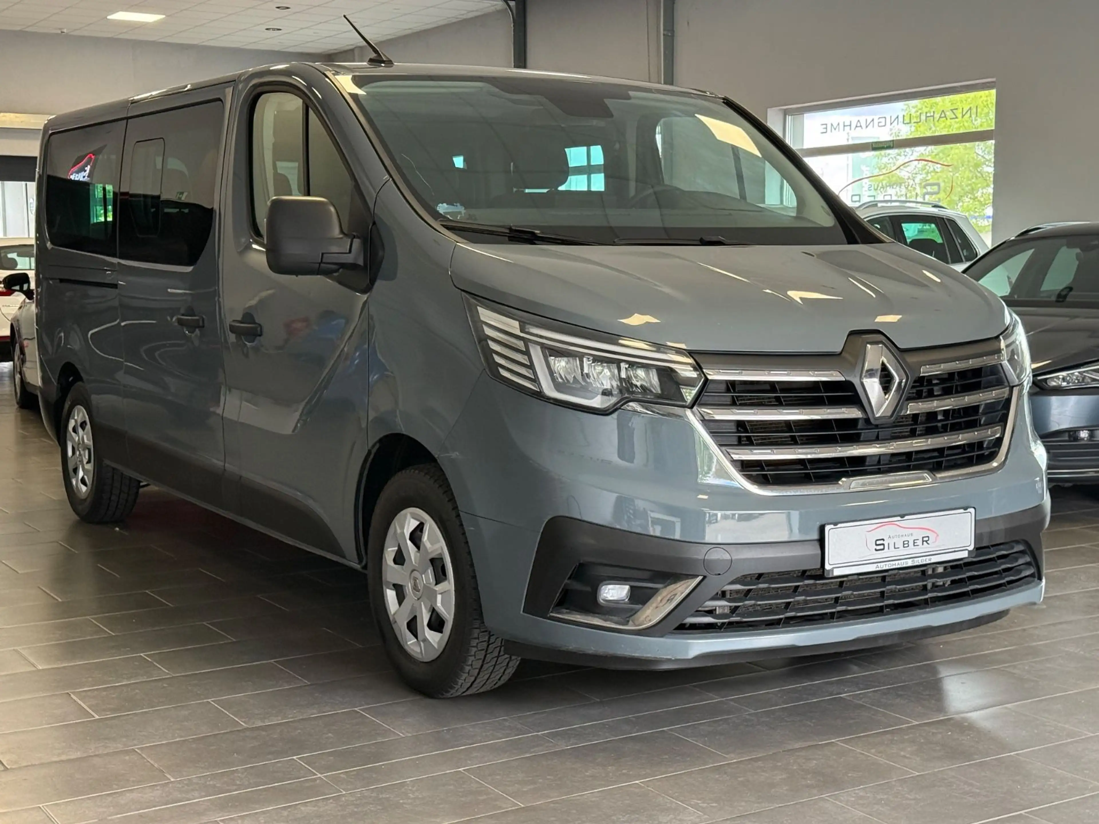 Renault Trafic 2.0 dCI Aut. L2Life LED/Navi/PDC/9 sitz — photo 2