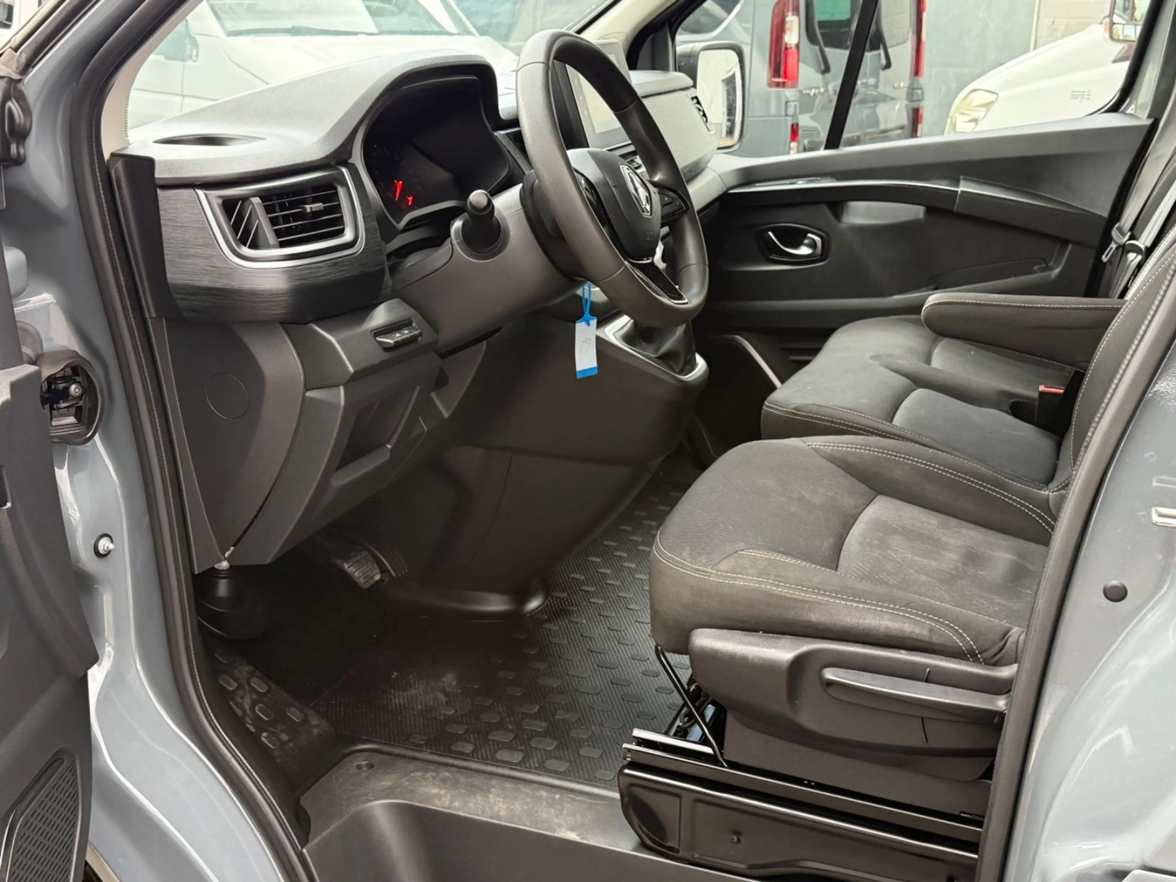 Renault Trafic 2.0 dCI Aut. L2Life LED/Navi/PDC/9 sitz — photo 7