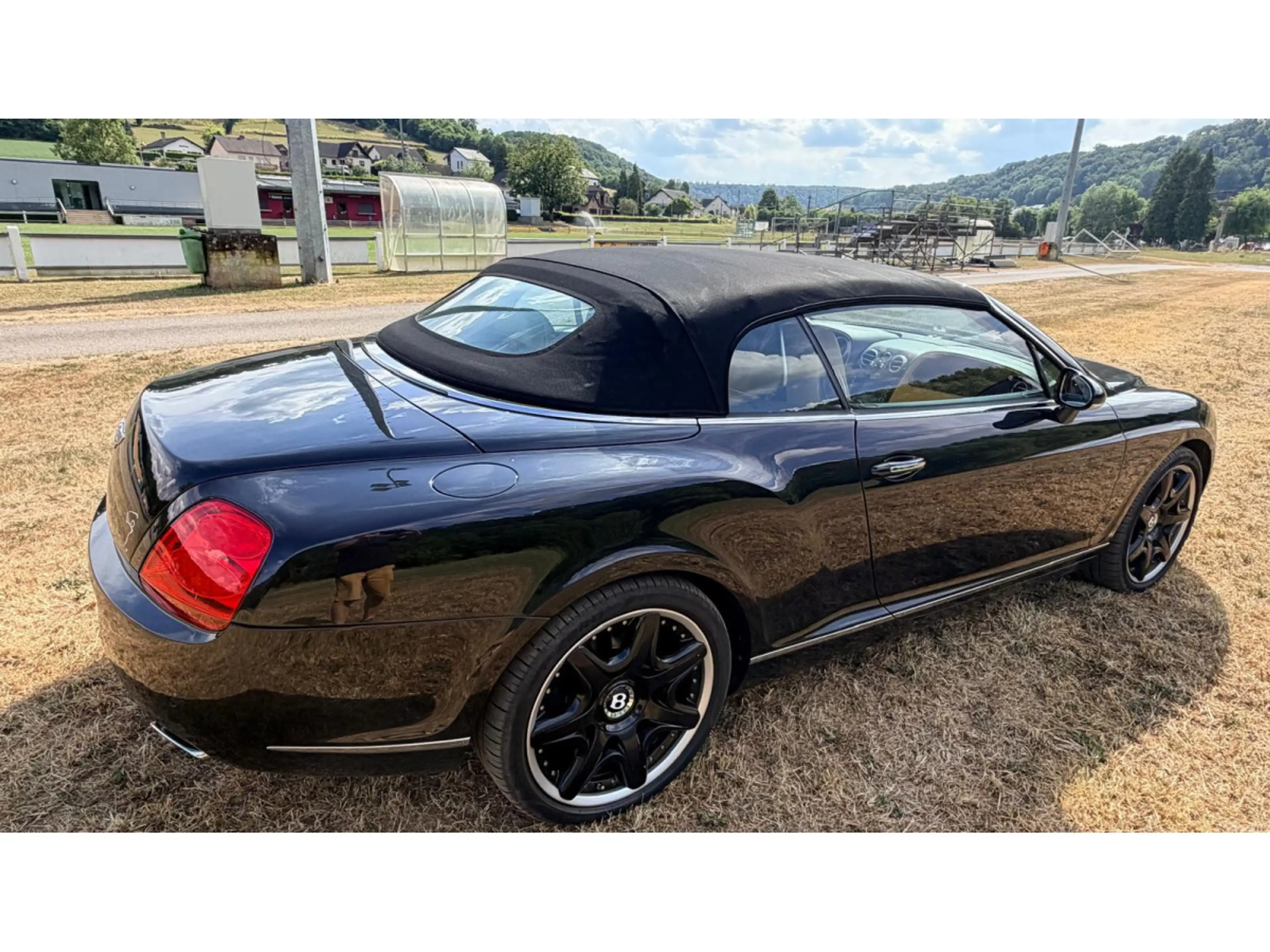 Bentley Continental GTC W12 6.0 Diamond Black — photo 12