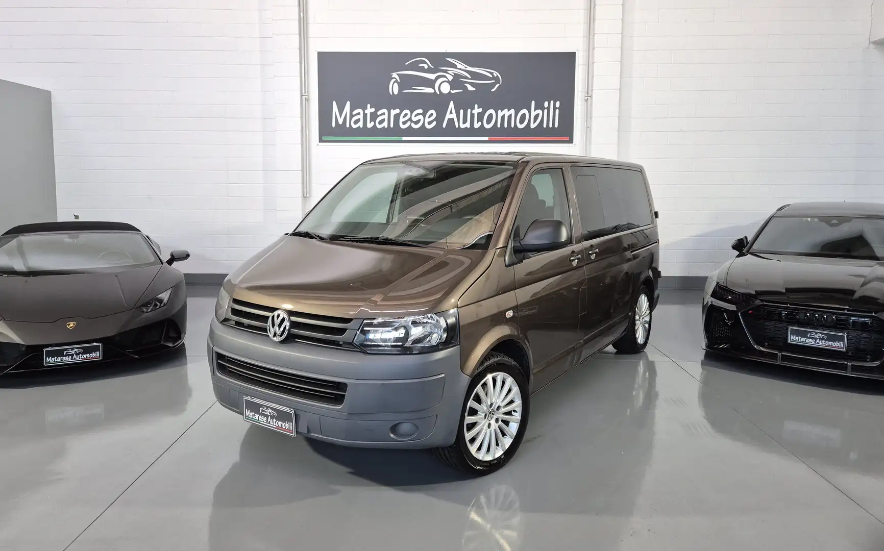 Volkswagen T5 Caravelle 2.0d 140cv 5P CarPlay Navi Ganciotraino Subwoofer - 1