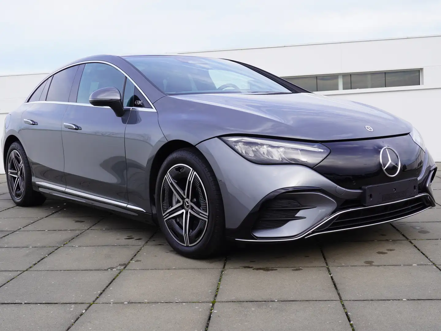 Mercedes-Benz EQE 350 350+ AMG Panoramadak Achterasbesturing donkere ram Grijs - 1