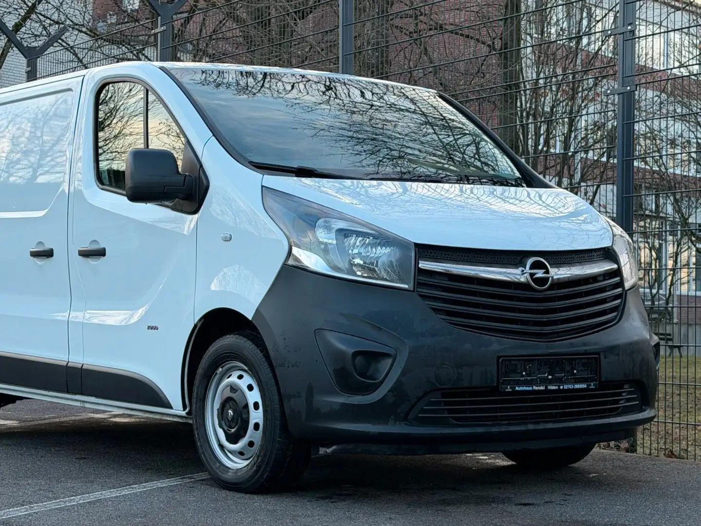 Opel Vivaro B Kasten L1H1 Klima AHK PDC Weiß - 1
