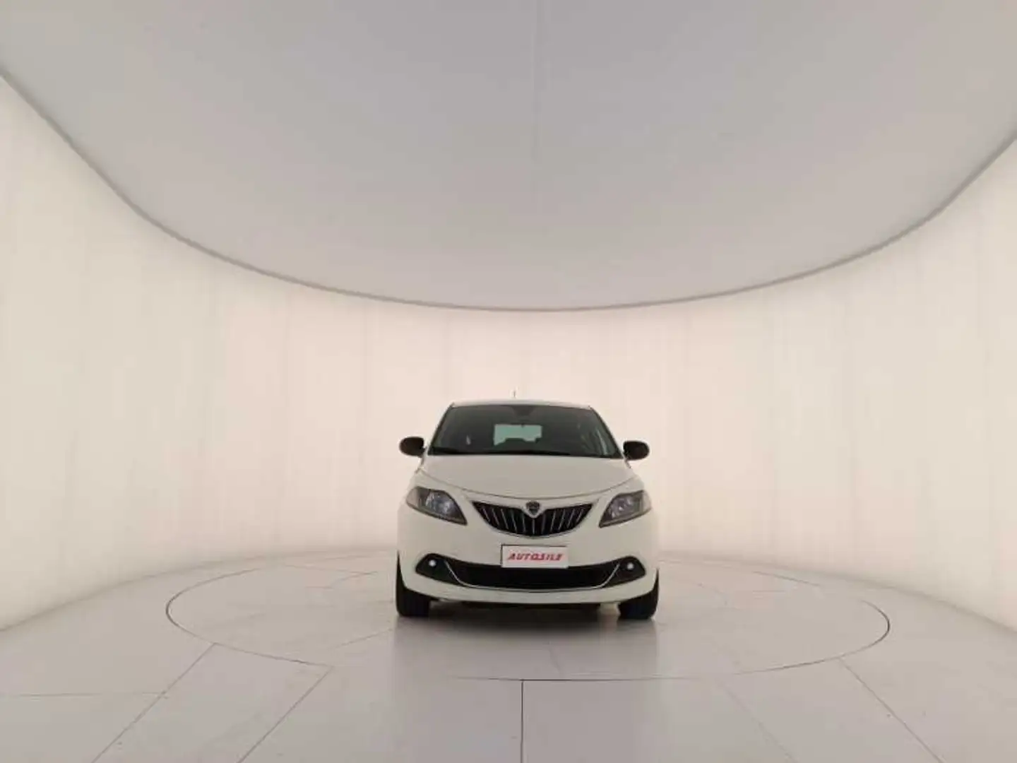 Lancia Ypsilon III 2021 1.0 firefly hybrid Gold Plus s&s 70cv 5p Bianco - 2