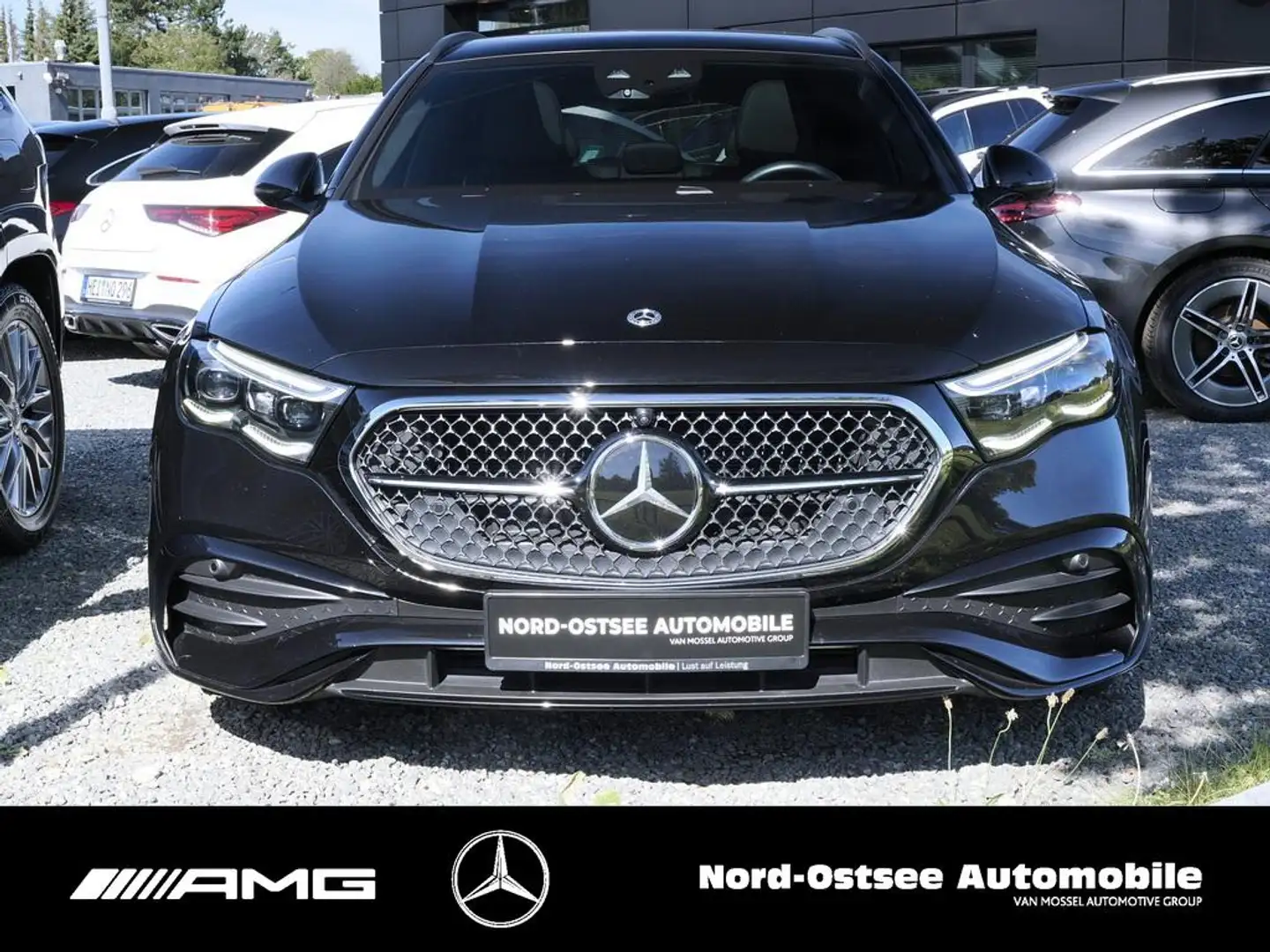Mercedes-Benz E 220 d T AMG 360 ACC AHK AUT Fernlichtass. Kam. Schwarz - 2