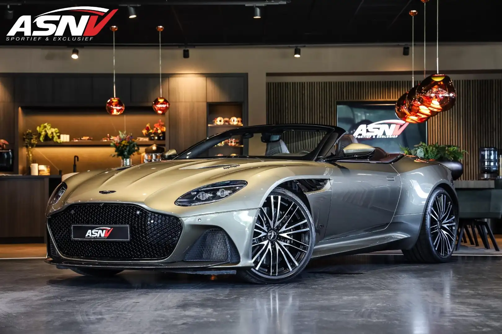 Aston Martin DBS Volante 5.2 V12 SUPERLEGGERA, 725 PK, Carbon/Body/ Verde - 1