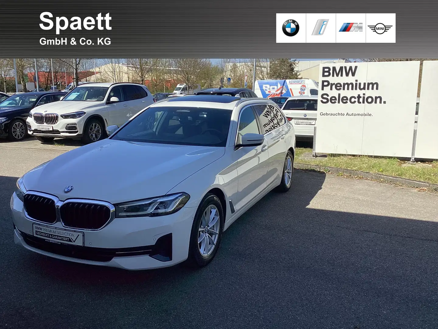BMW 530 d xDrive Touring HiFi DAB Aktivlenkung LED Weiß - 1