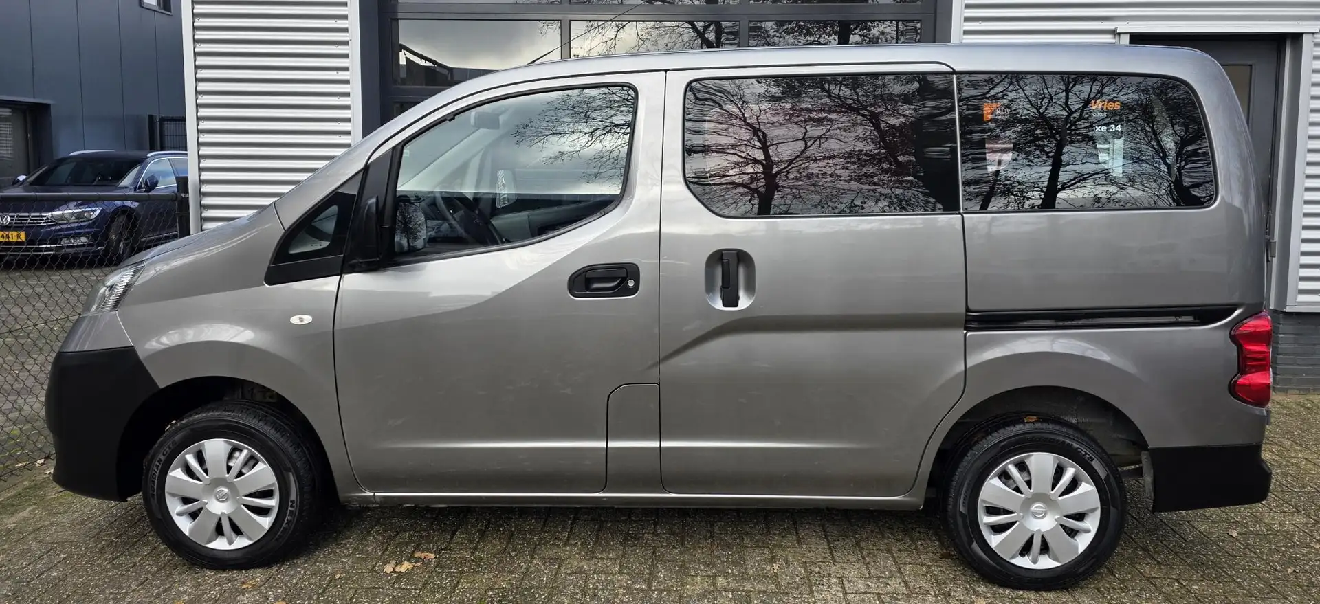Nissan Evalia 1.6 Acenta **AIRCO-7PERS-APK** Серый - 2