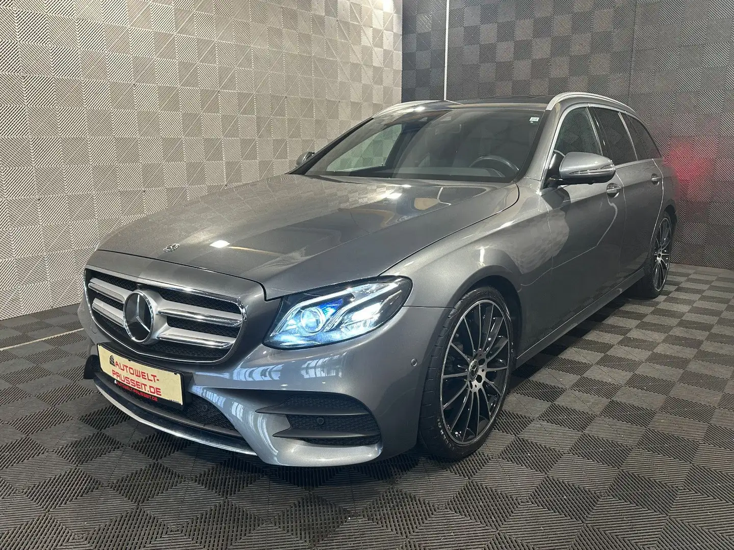 Mercedes-Benz E 200 T*AMG*360°-MULTIBEAM-BURMESTER-ST.HZ-ACC Gris - 2