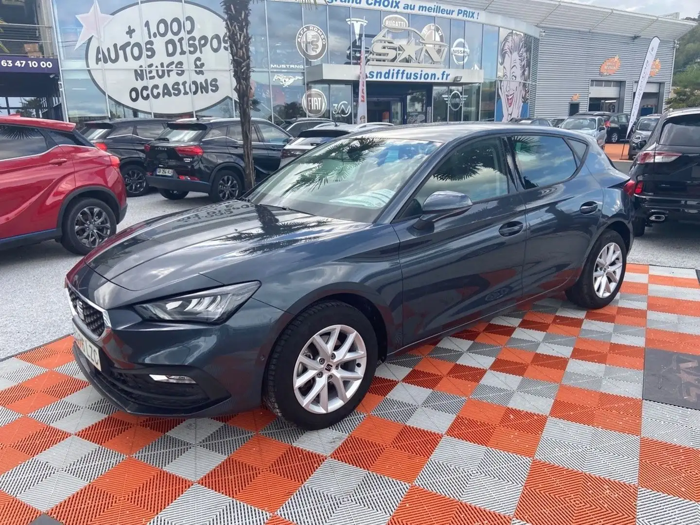 SEAT Leon 1.5 TSI 130 BV6 STYLE PACK Gris - 1