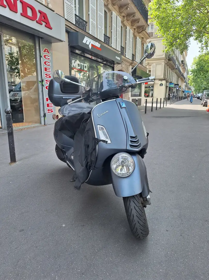 Vespa GTS 300 Gris - 2