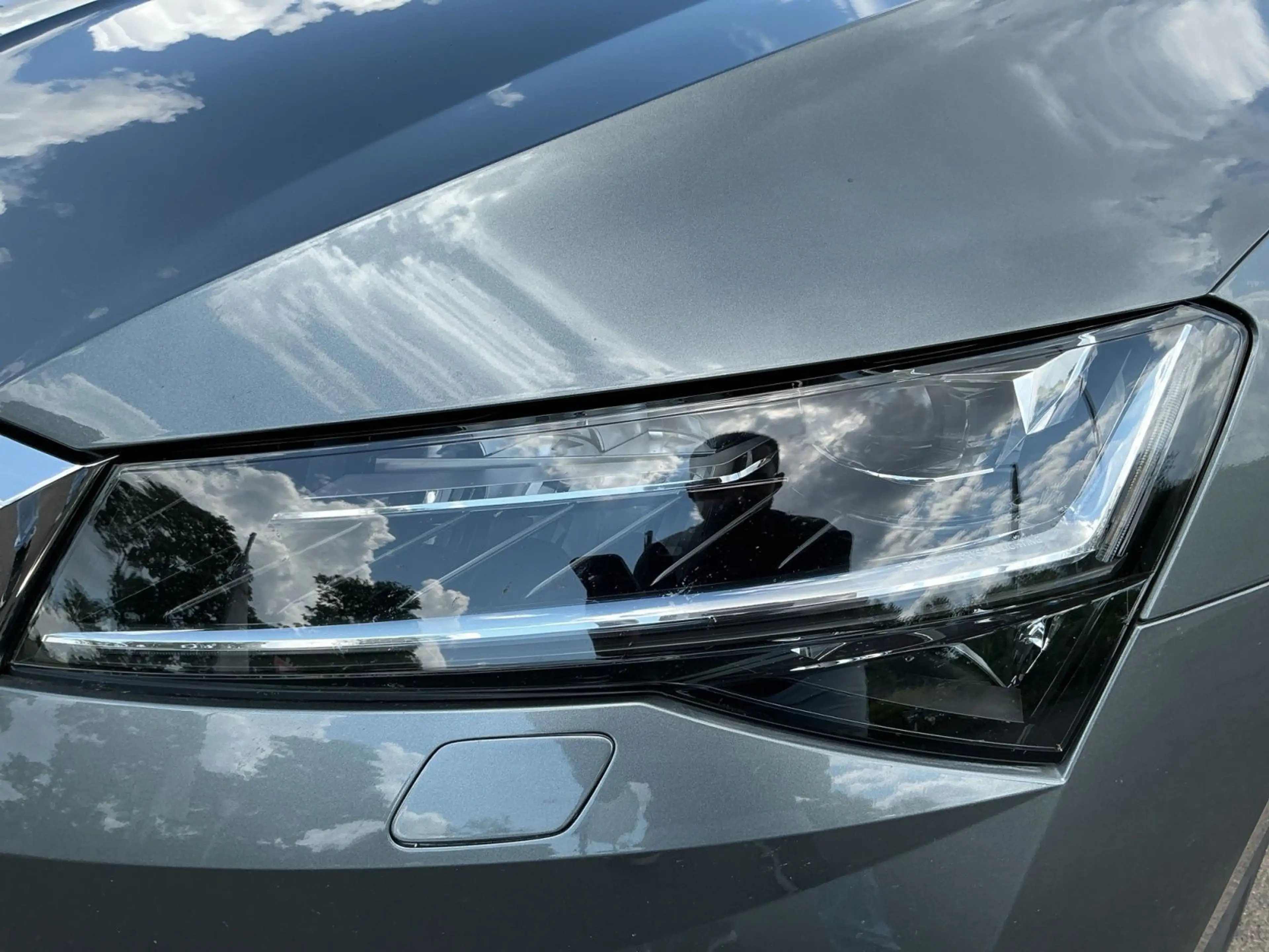 Skoda Superb Combi iV STYLE BEAM+NAVI+APP+ACC+SHZ+AHK — photo 18