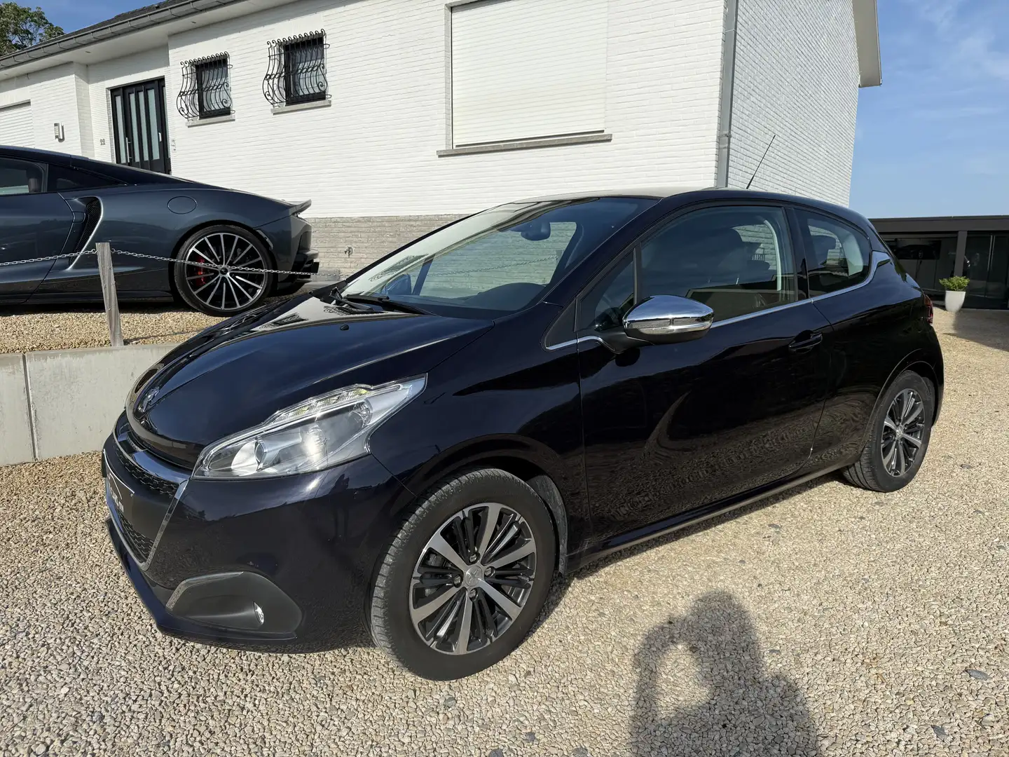 Peugeot 208 Bleu - 1