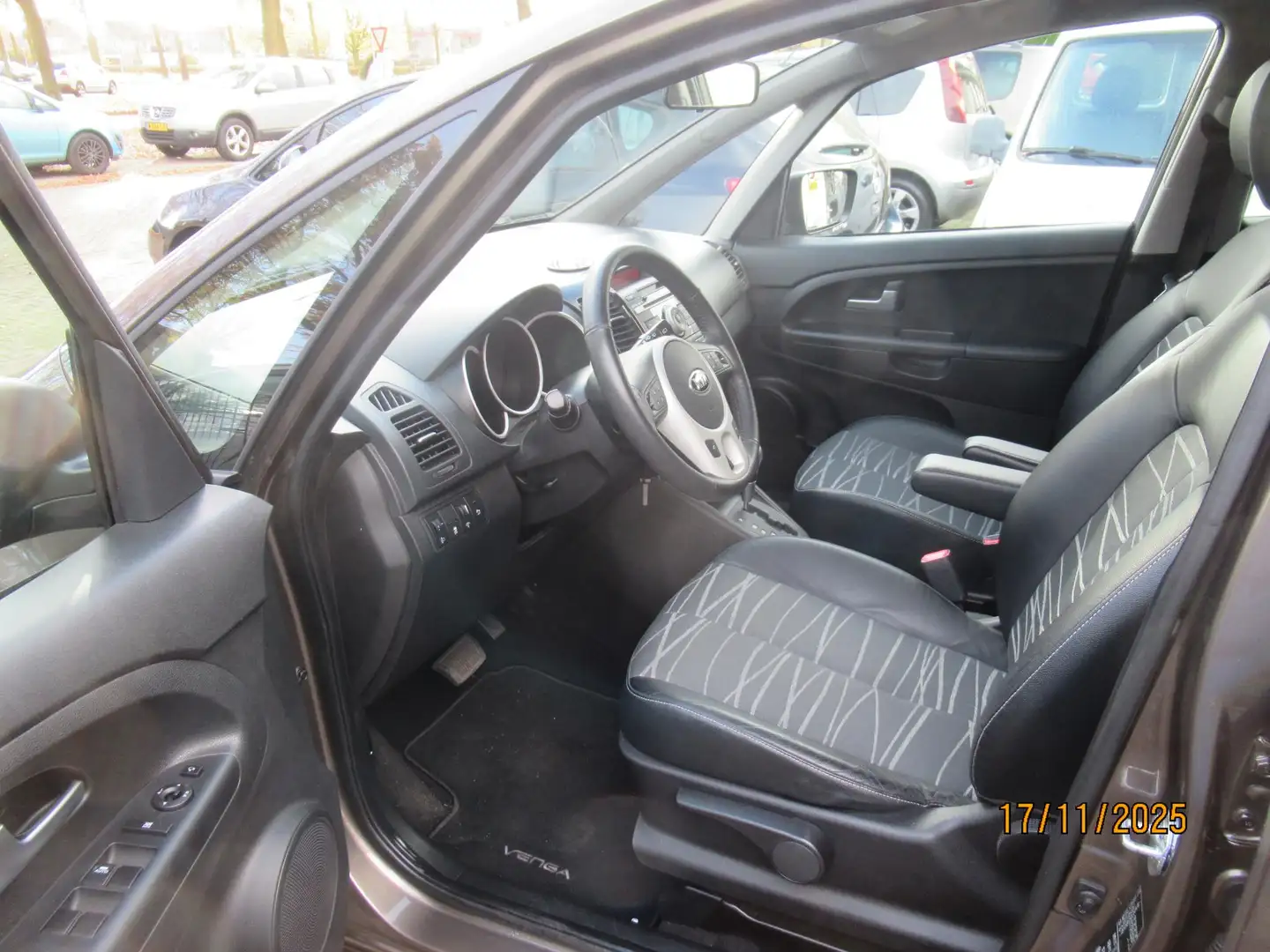 Kia Venga 1.6 CVVT Super Pack Braun - 2