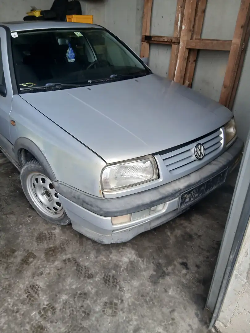 Volkswagen Vento CL TDI - 1