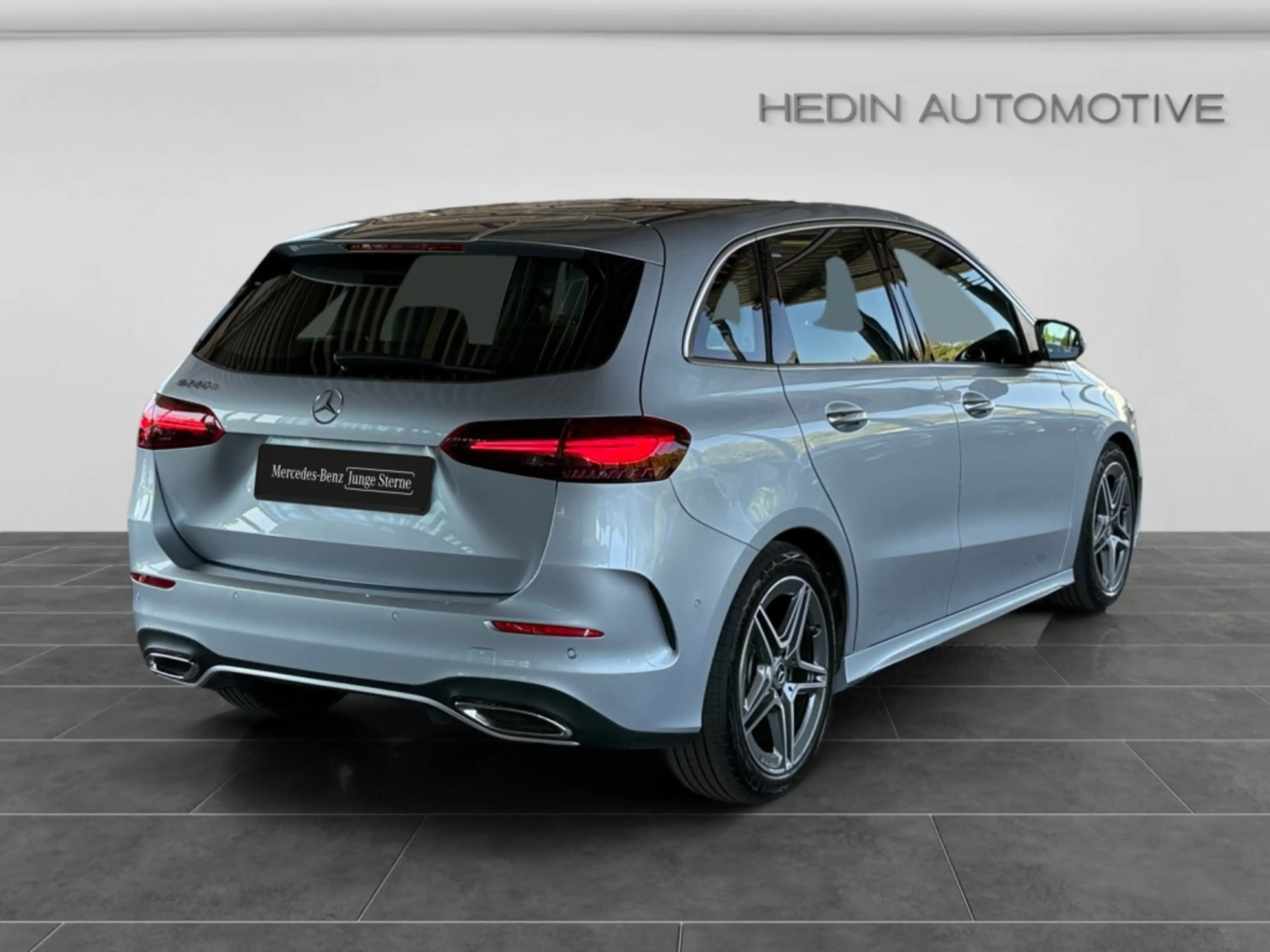 Mercedes-Benz B 200 d AMG|LED|AMB|DISTR+|PANO|360°|AHK|SHZ|CarP — photo 6