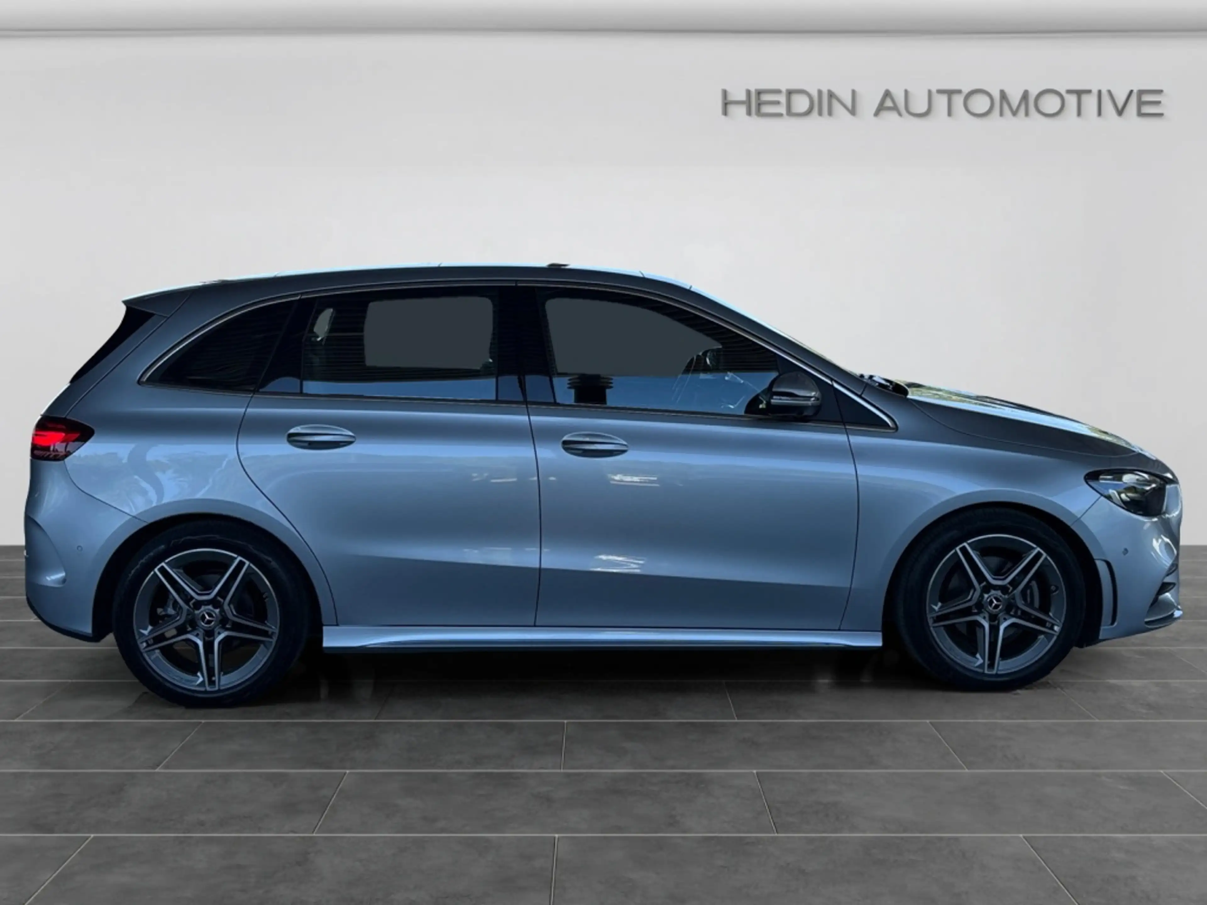 Mercedes-Benz B 200 d AMG|LED|AMB|DISTR+|PANO|360°|AHK|SHZ|CarP — photo 7