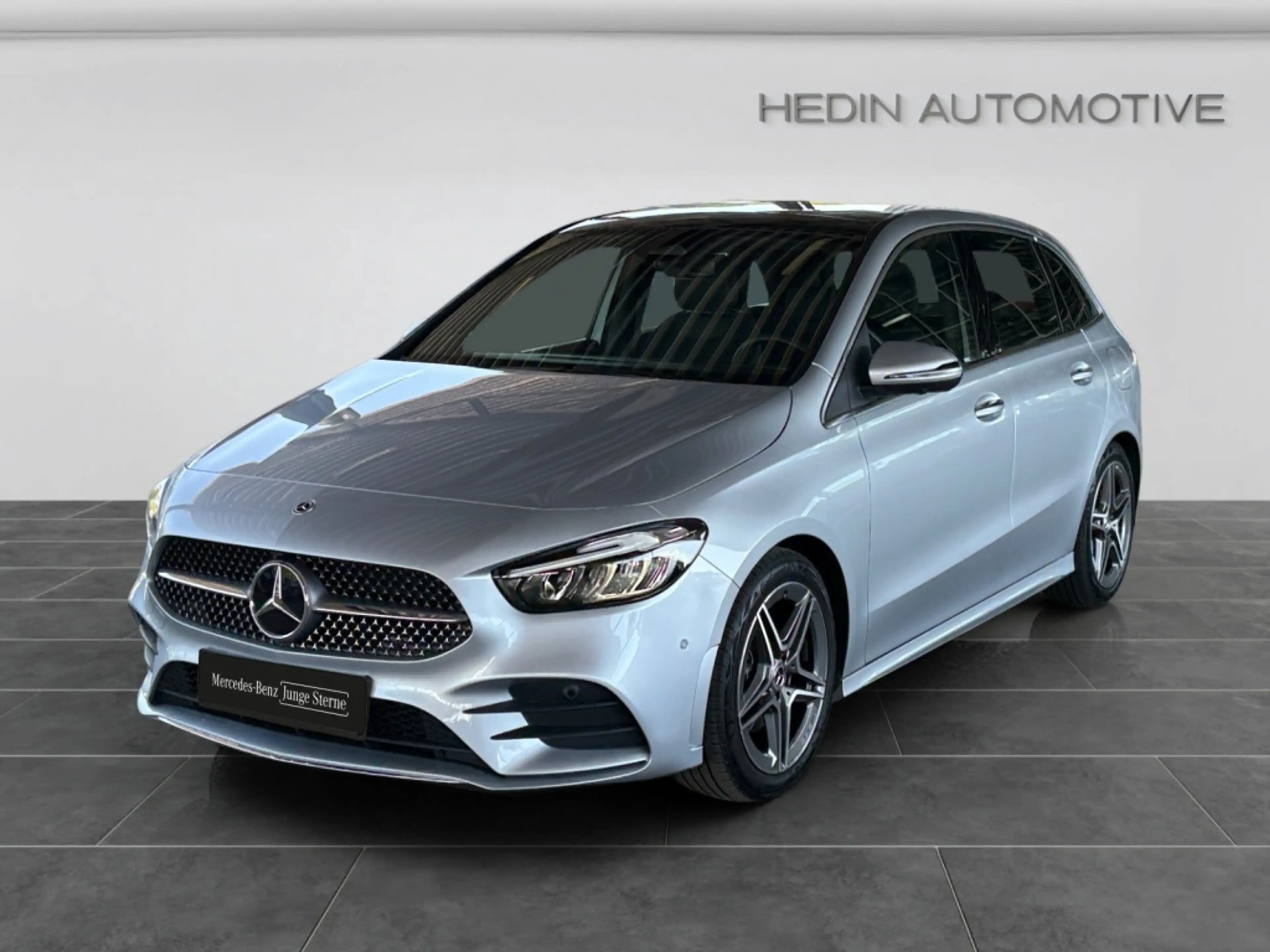 Mercedes-Benz B 200 d AMG|LED|AMB|DISTR+|PANO|360°|AHK|SHZ|CarP — photo 2