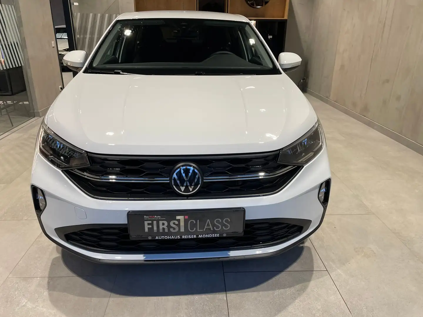 Volkswagen Taigo 4Me TSI Bianco - 1