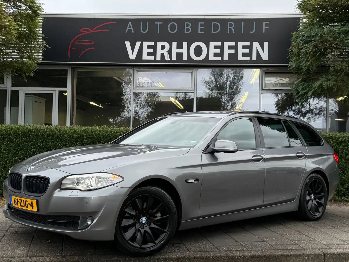 BMW 520 5-serie Touring 520i Upgrade Edition - AUTOMAAT - Gris - 1