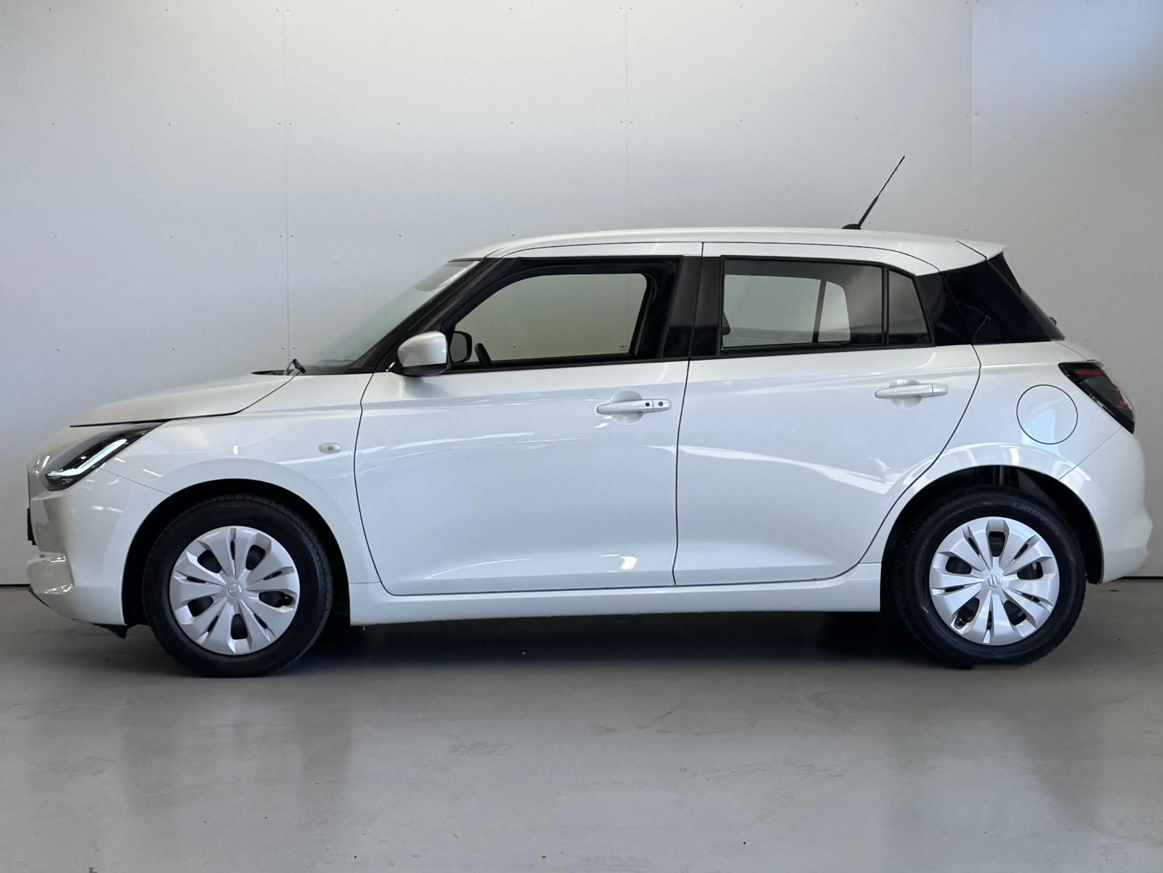 Suzuki Swift 1.2 Comfort Smart Hybrid | Keyless | APP Connect | — photo 3