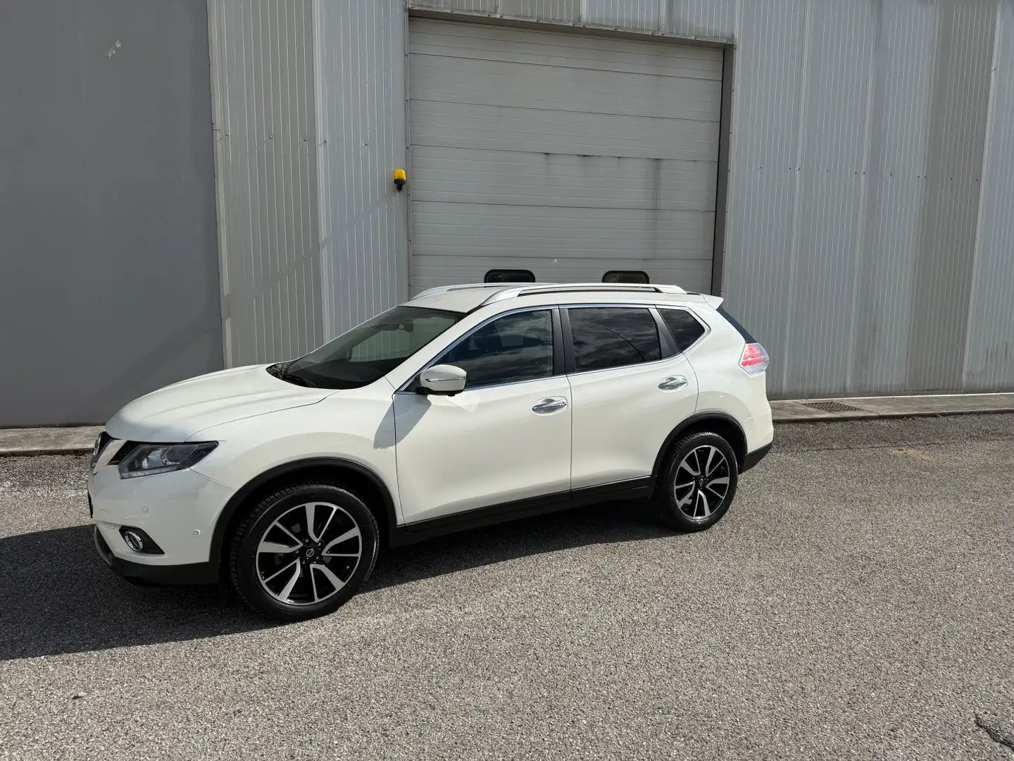 Nissan X-Trail 1.6 dci 130 cv Tekna 4wd Bianco - 2