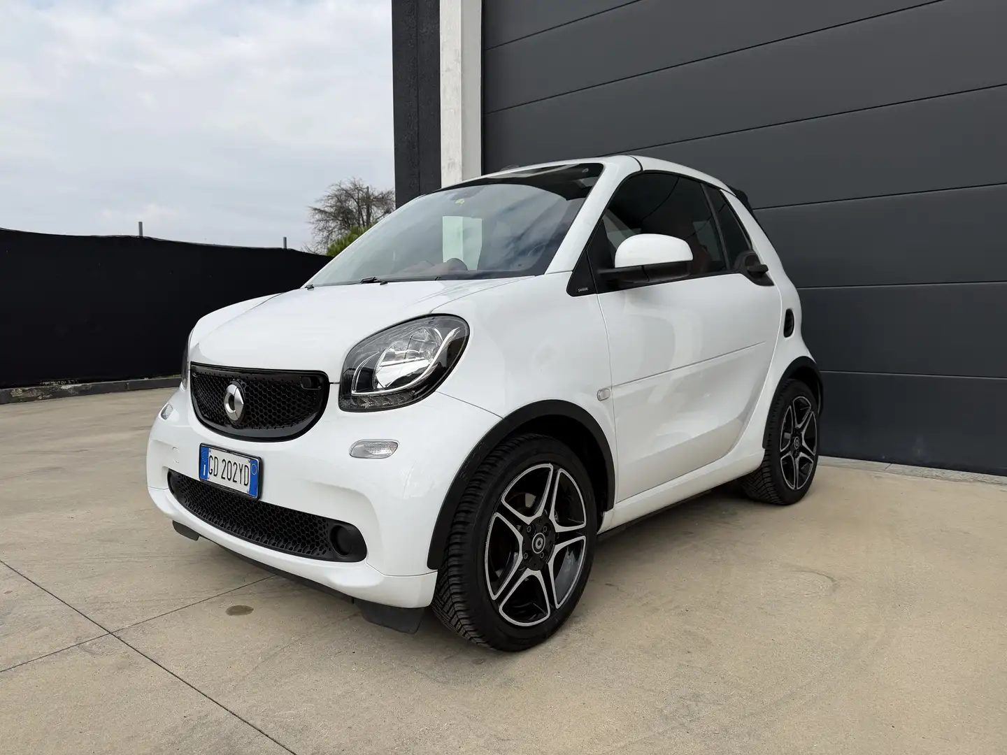 smart forTwo Fortwo Cabrio 0.9 t Prime 90cv twinamic Bianco - 1