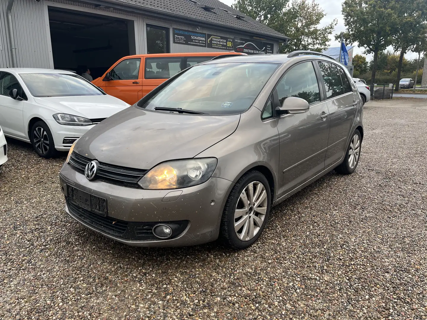 Volkswagen Golf Plus 1.6 Team DSG Tempomat PDC Sitzhzg. Navi Klimaauto Beige - 1