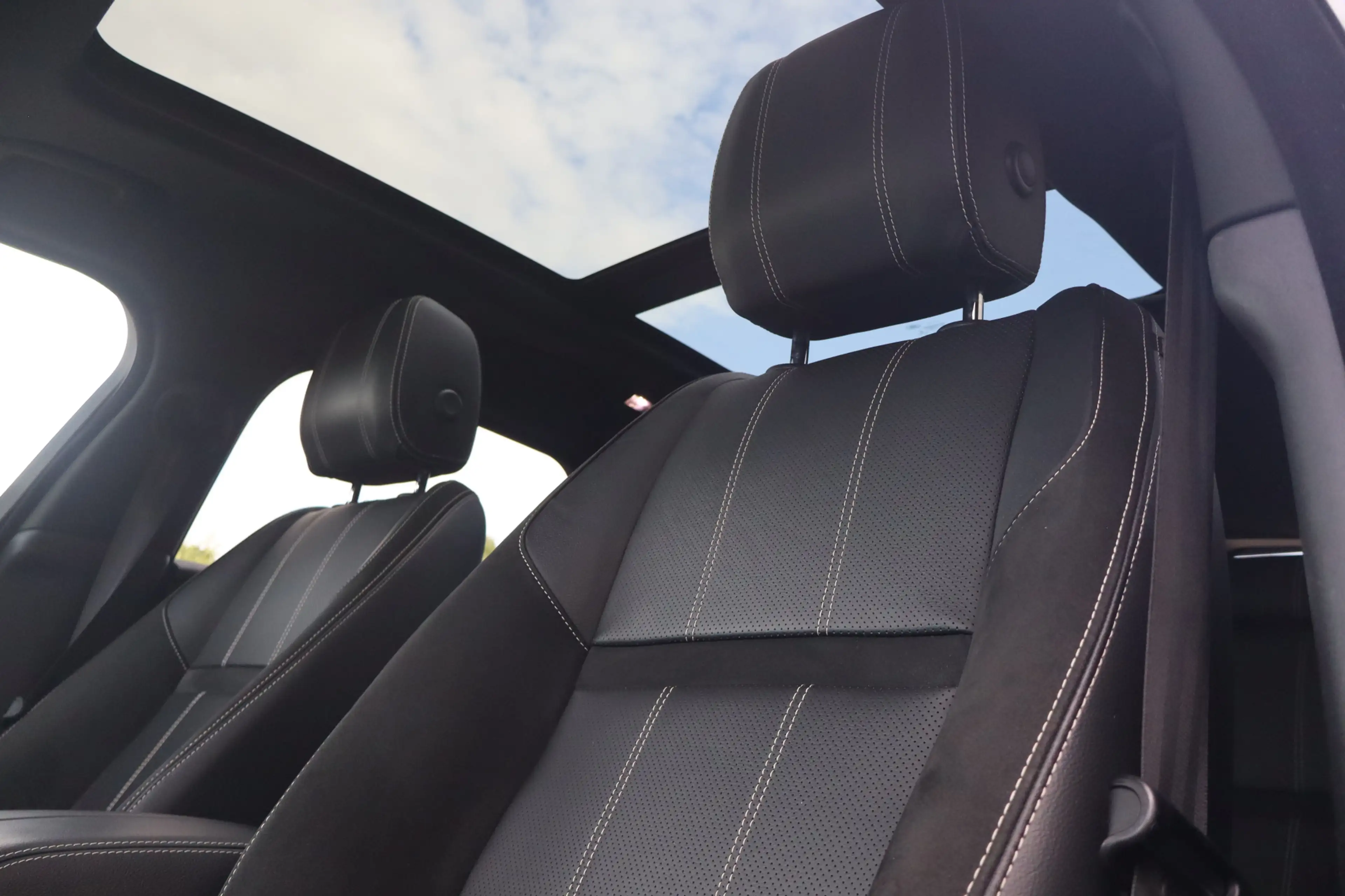 Land Rover Range Rover Velar 3.0 D300 AWD HSE Pano I Meridian I Elek Trekhaak — photo 27