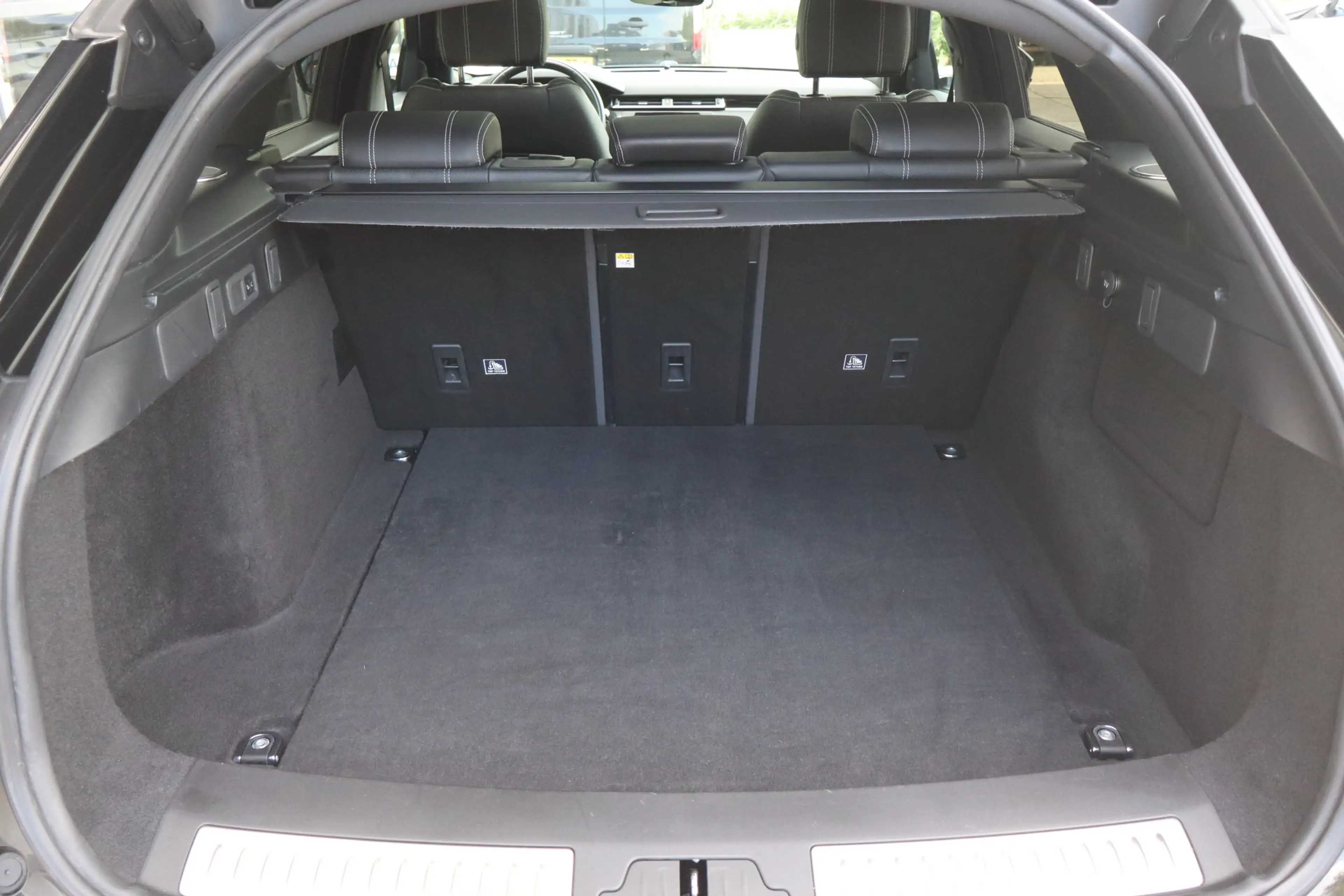 Land Rover Range Rover Velar 3.0 D300 AWD HSE Pano I Meridian I Elek Trekhaak — photo 23