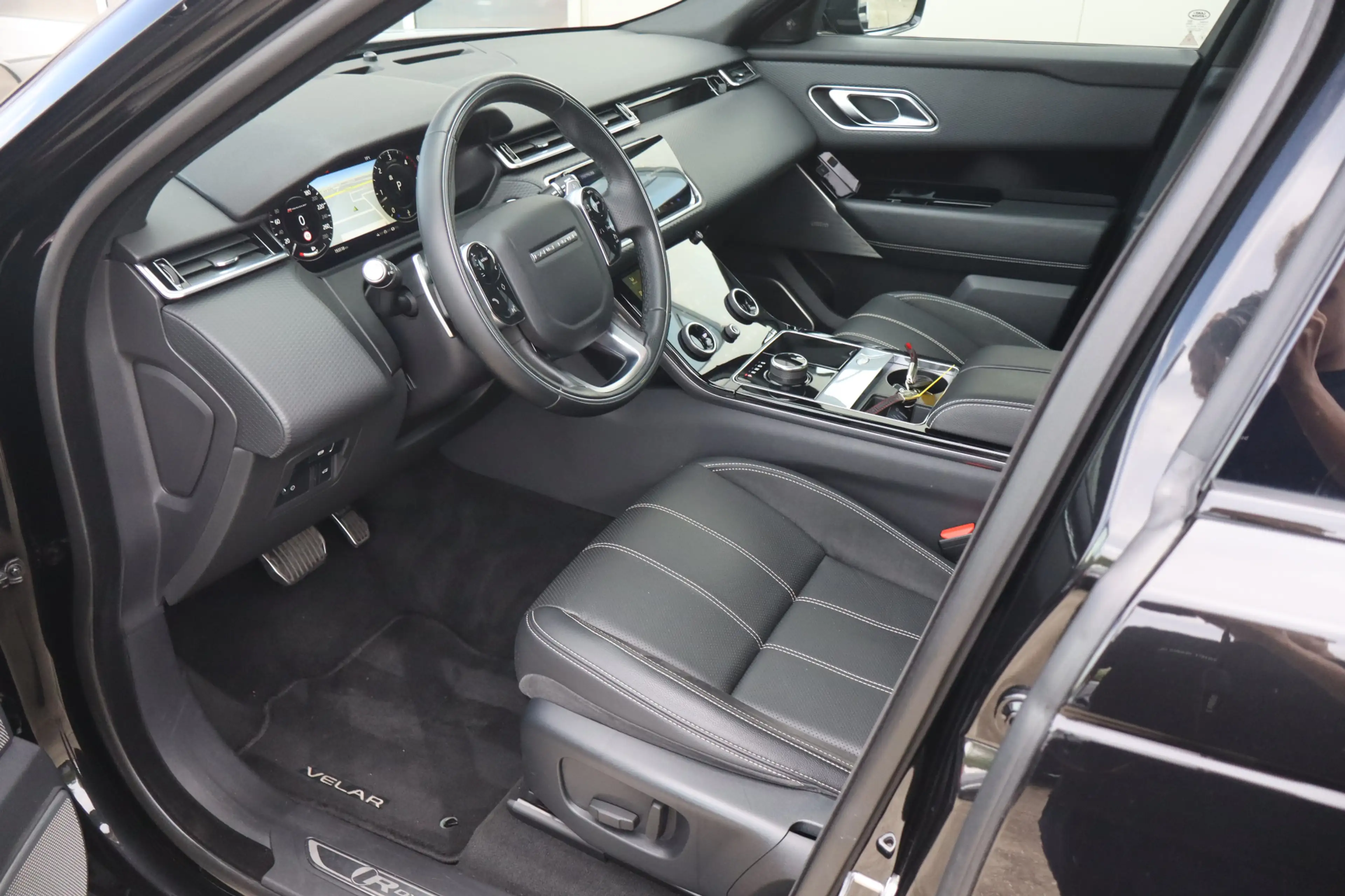 Land Rover Range Rover Velar 3.0 D300 AWD HSE Pano I Meridian I Elek Trekhaak — photo 5