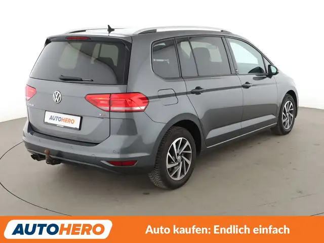 Volkswagen Touran view 6