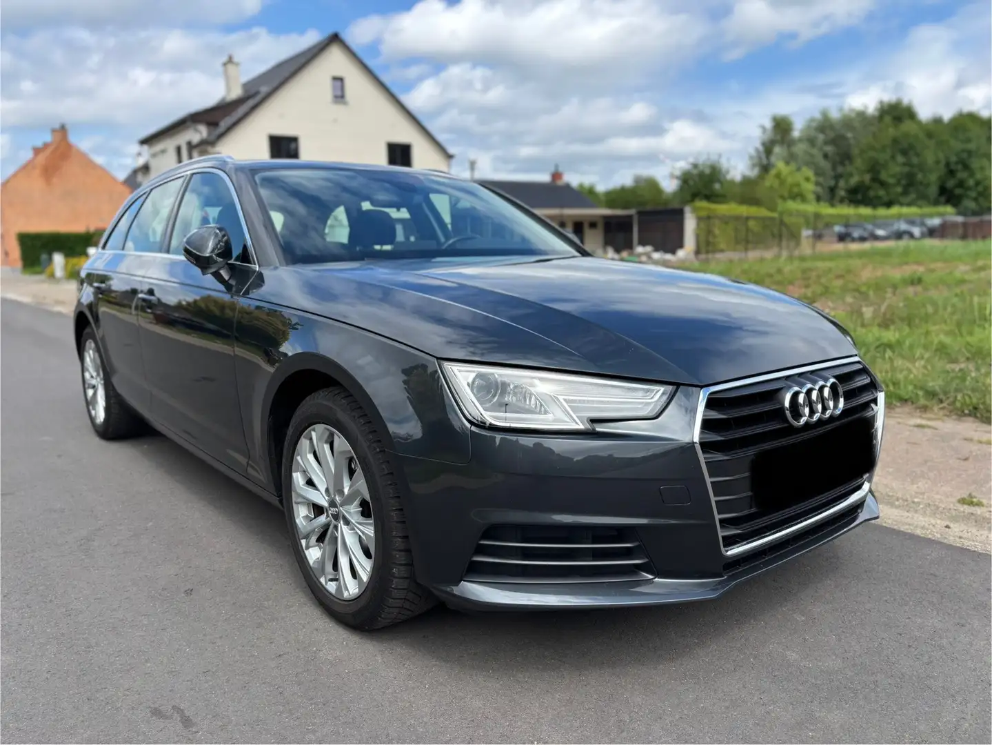 Audi A4 Avant 2.0 TDI Xenon Grijs - 2