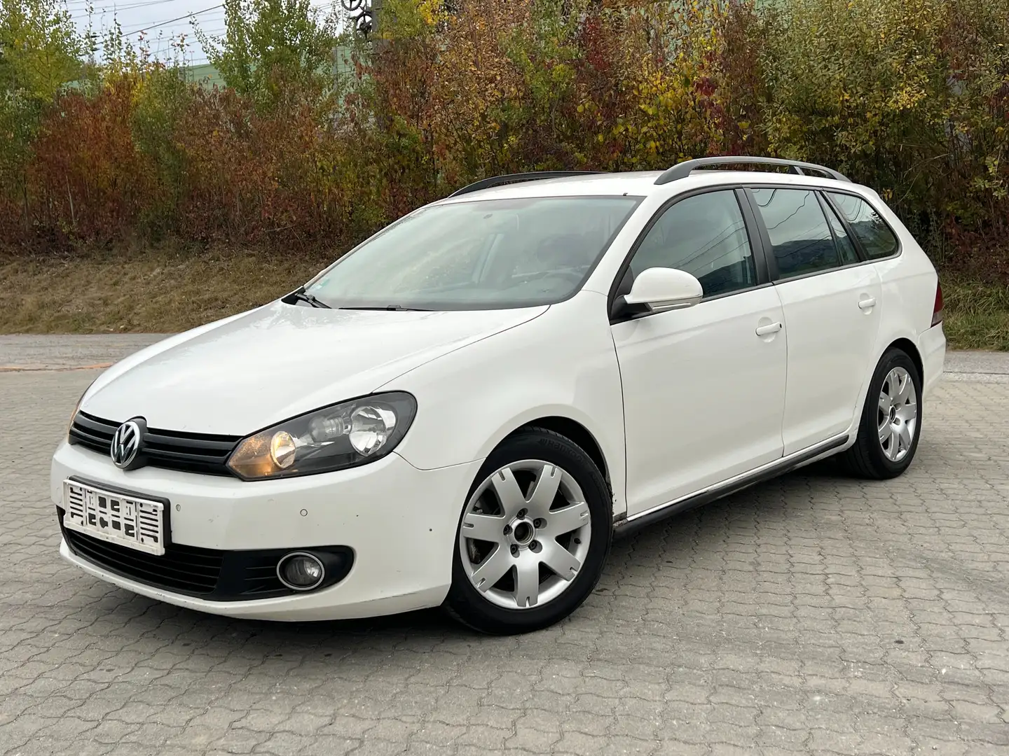 Volkswagen Golf Variant 1.6 TDI 4Motion Klimatronik Tempomat PDC Weiß - 1
