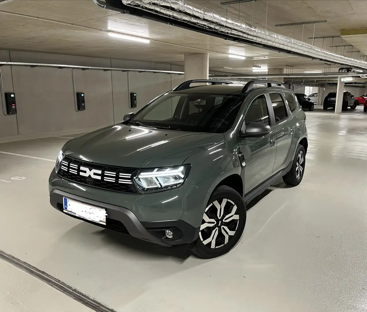 Dacia Duster Journey Blue dCi 115 4WD Grün - 1